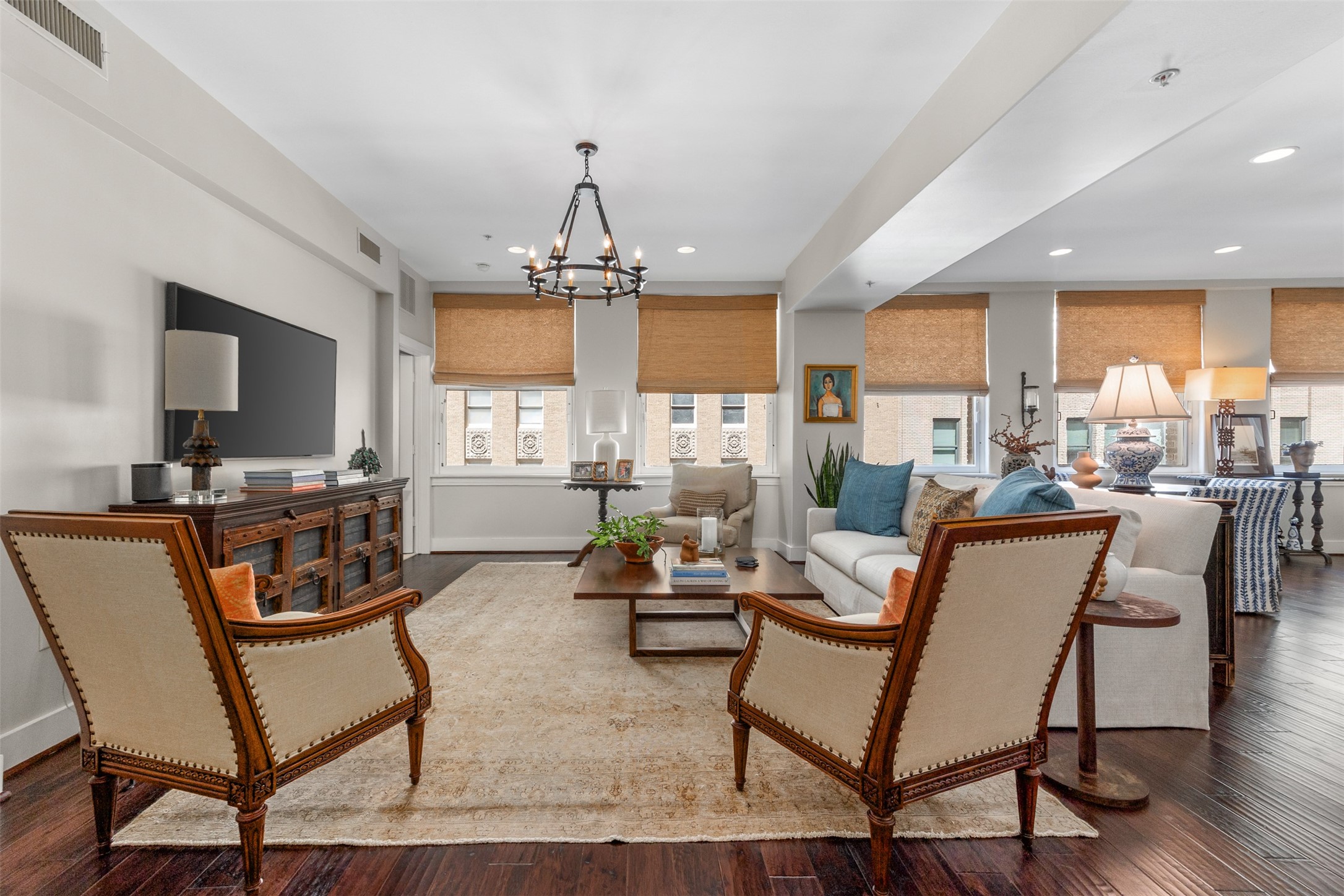 411 W 7th Street