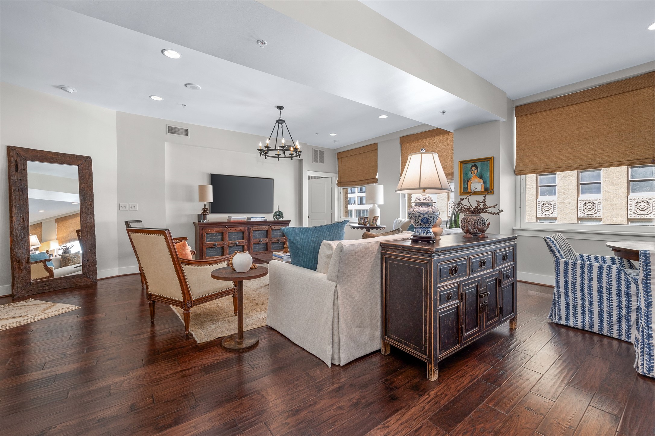 411 W 7th Street