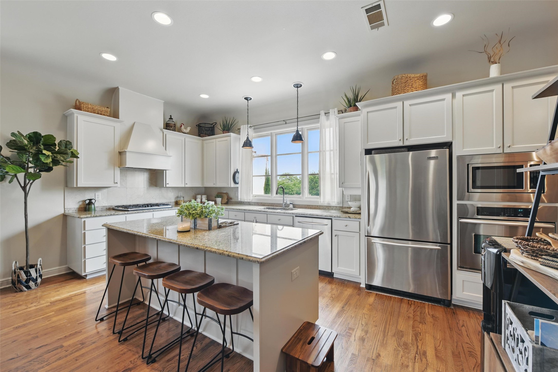 261 Casa Blanca Avenue