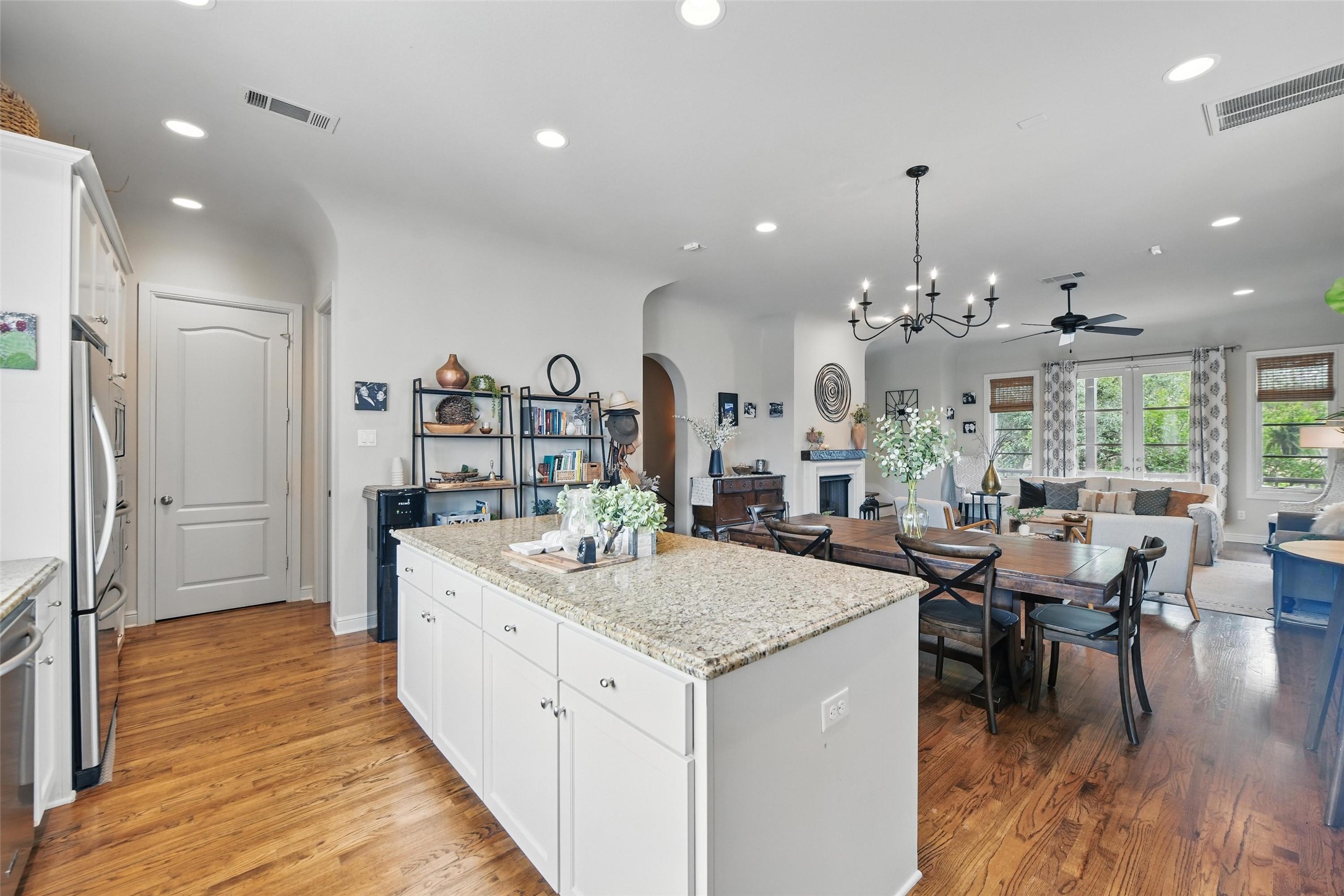 261 Casa Blanca Avenue