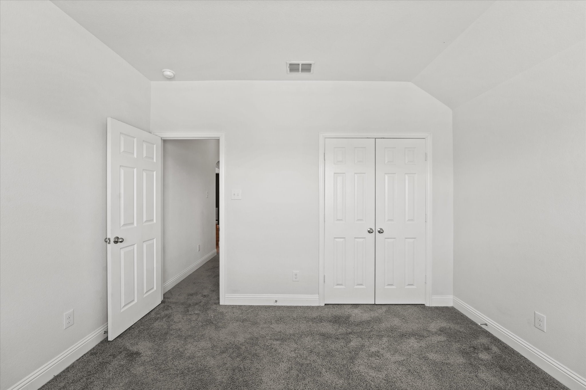 5653 Salt Springs