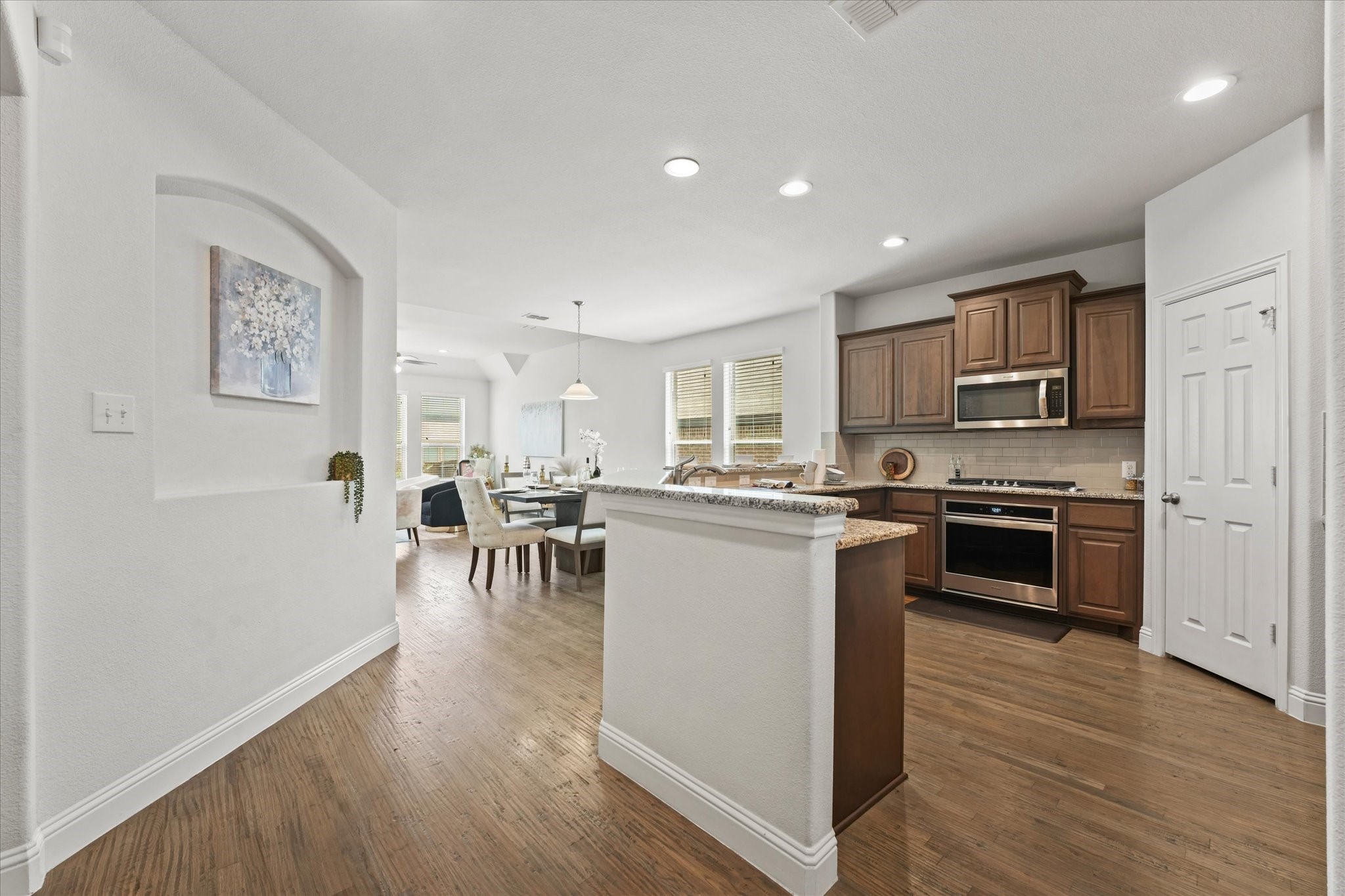 5653 Salt Springs