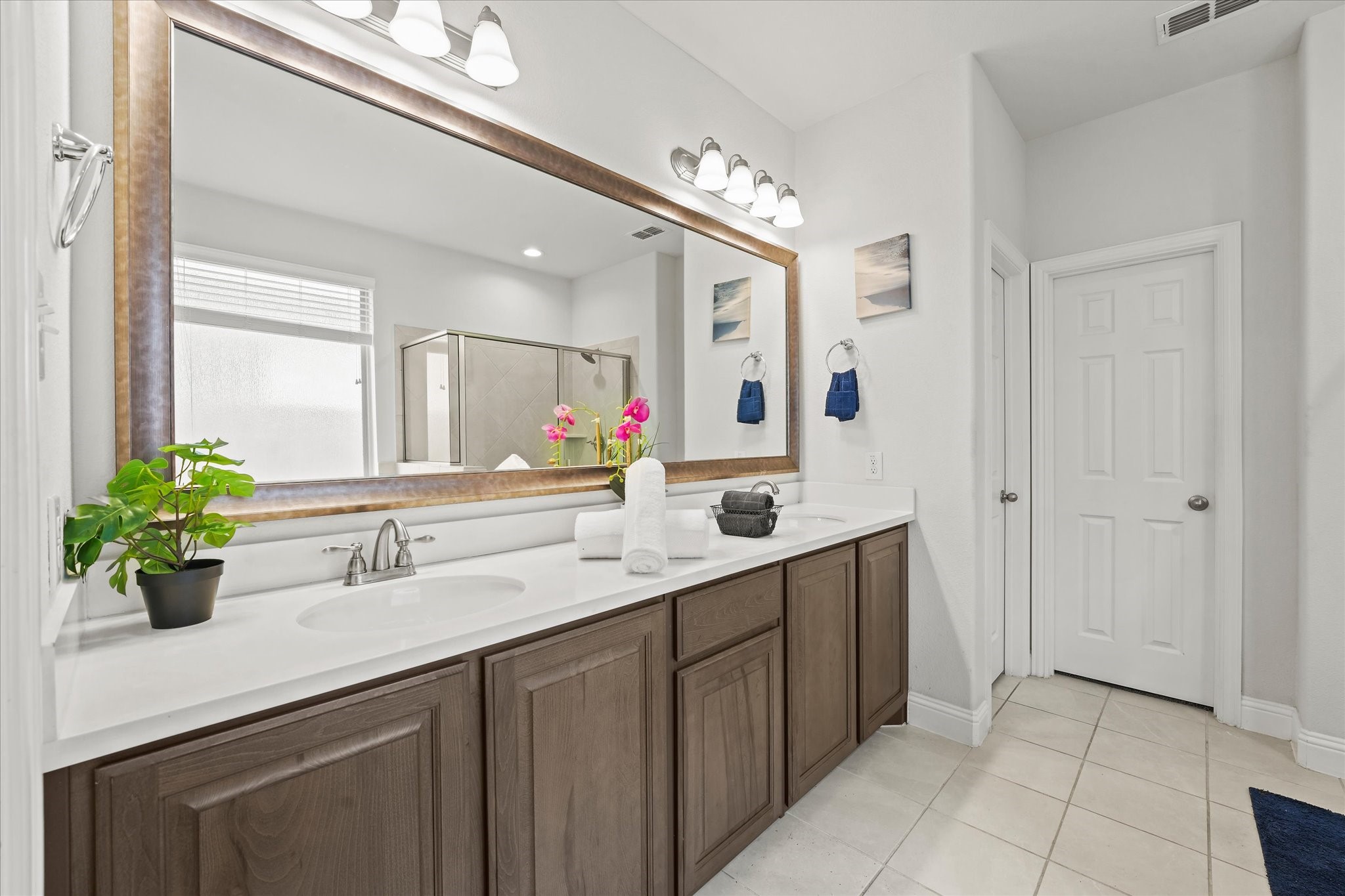 5653 Salt Springs