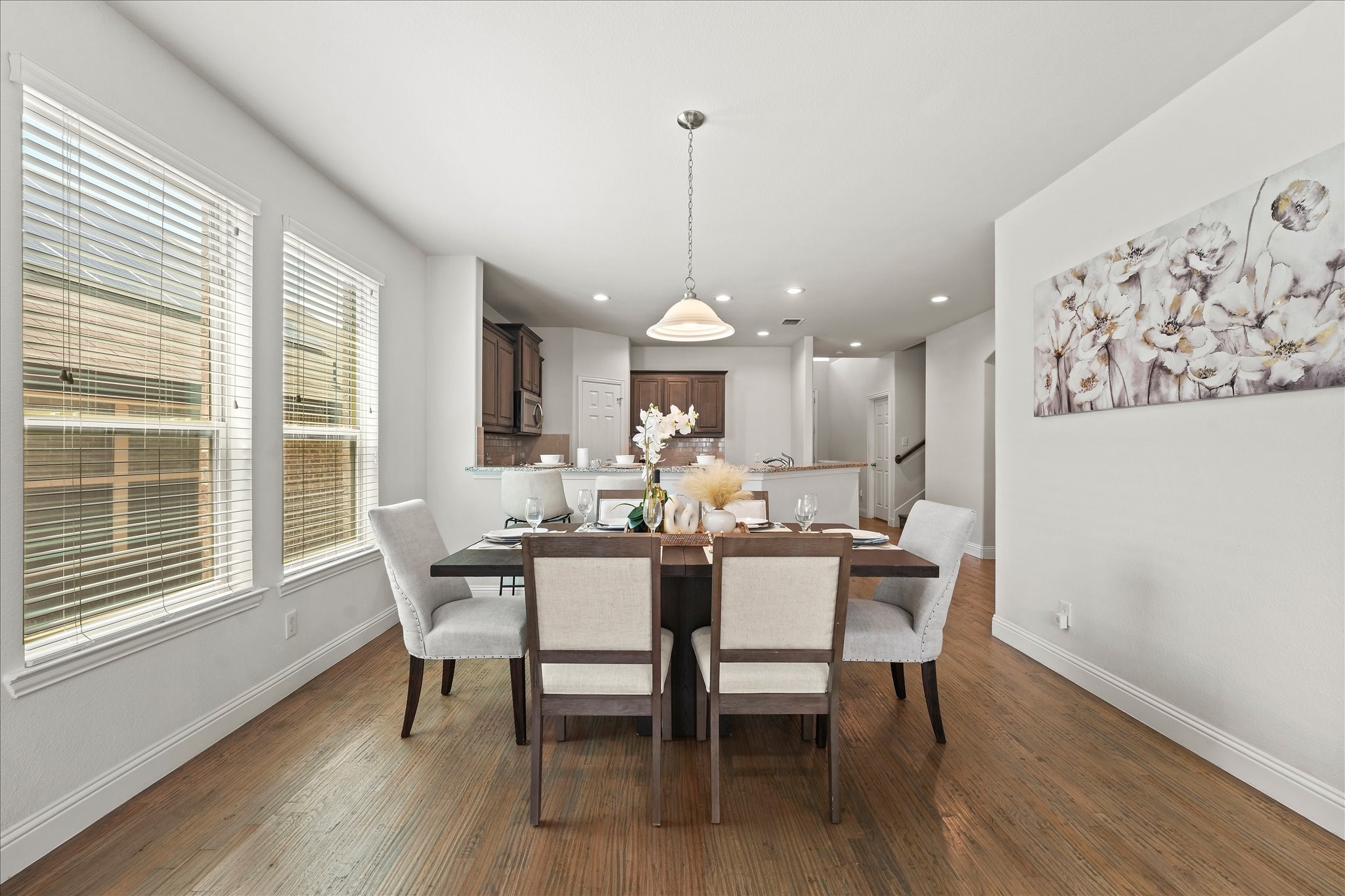 5653 Salt Springs