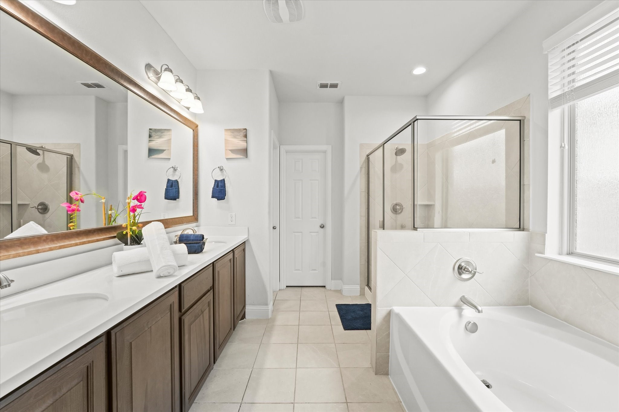5653 Salt Springs