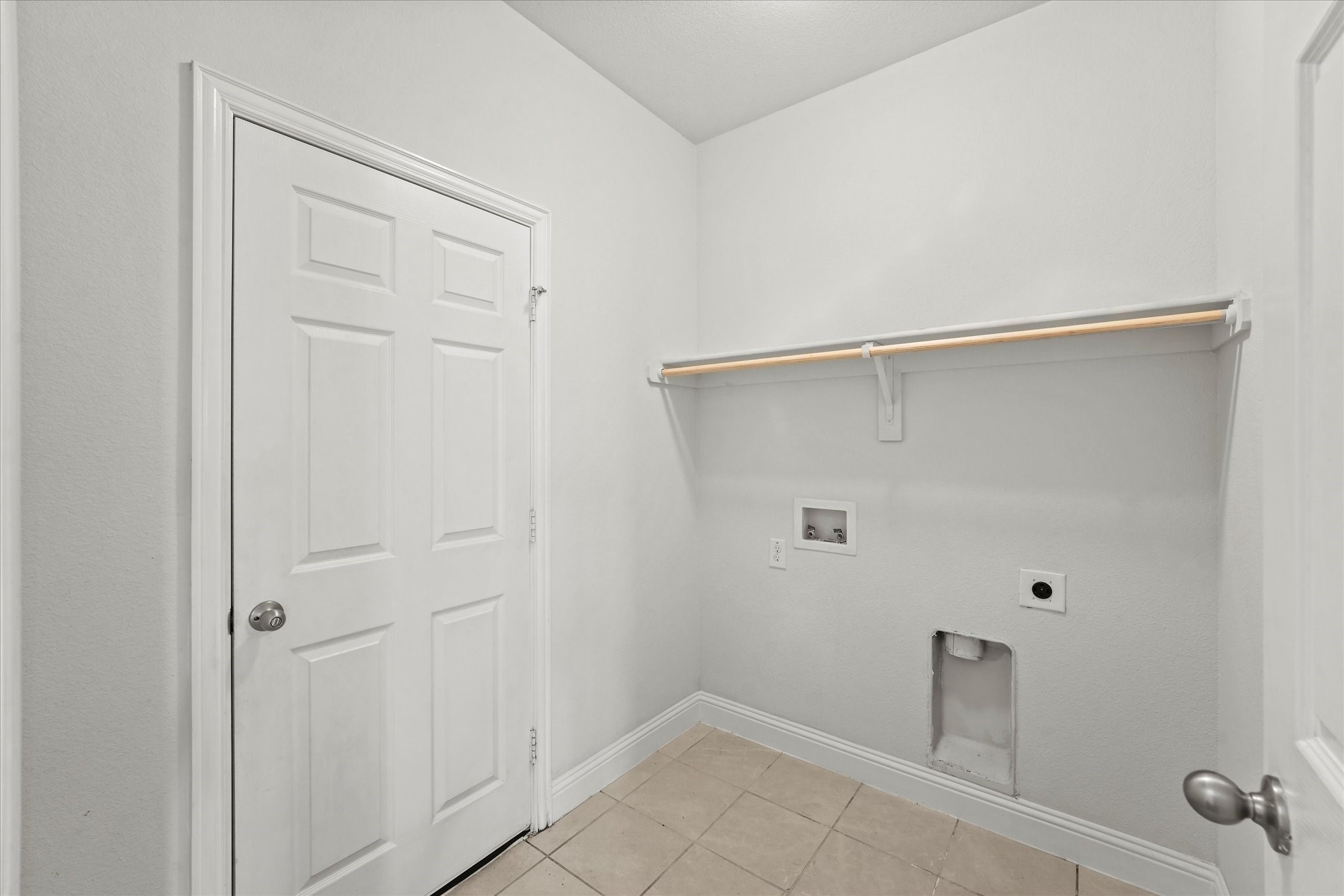 5653 Salt Springs