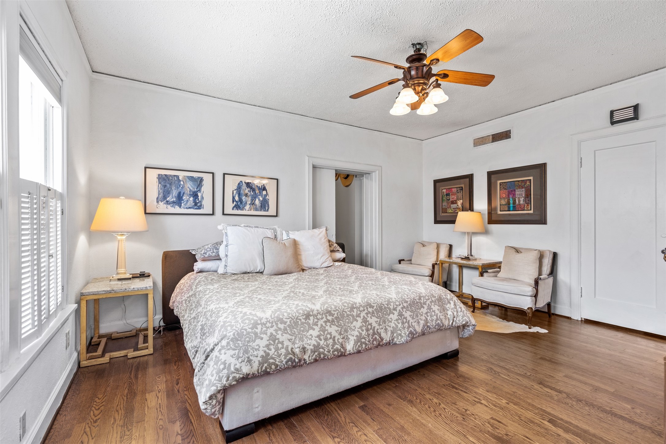 3821 Hamilton