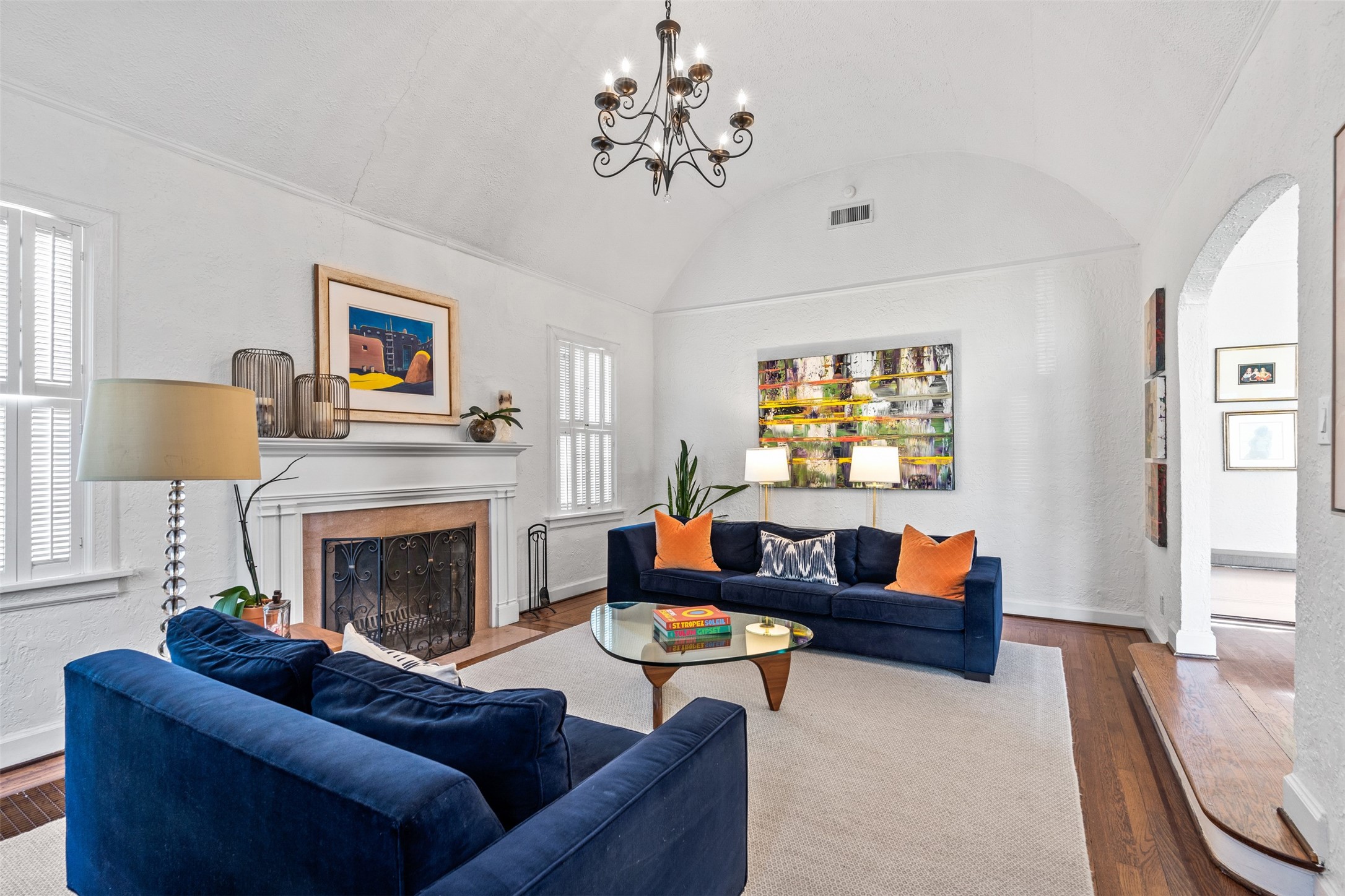 3821 Hamilton