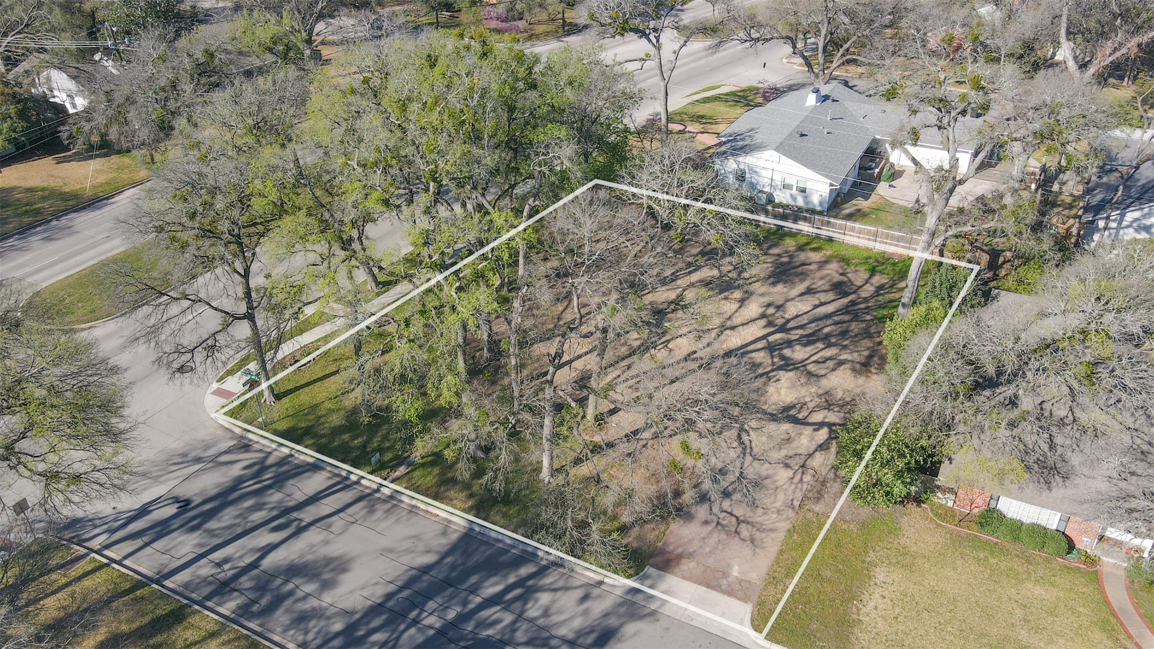 4000 Bellaire Drive