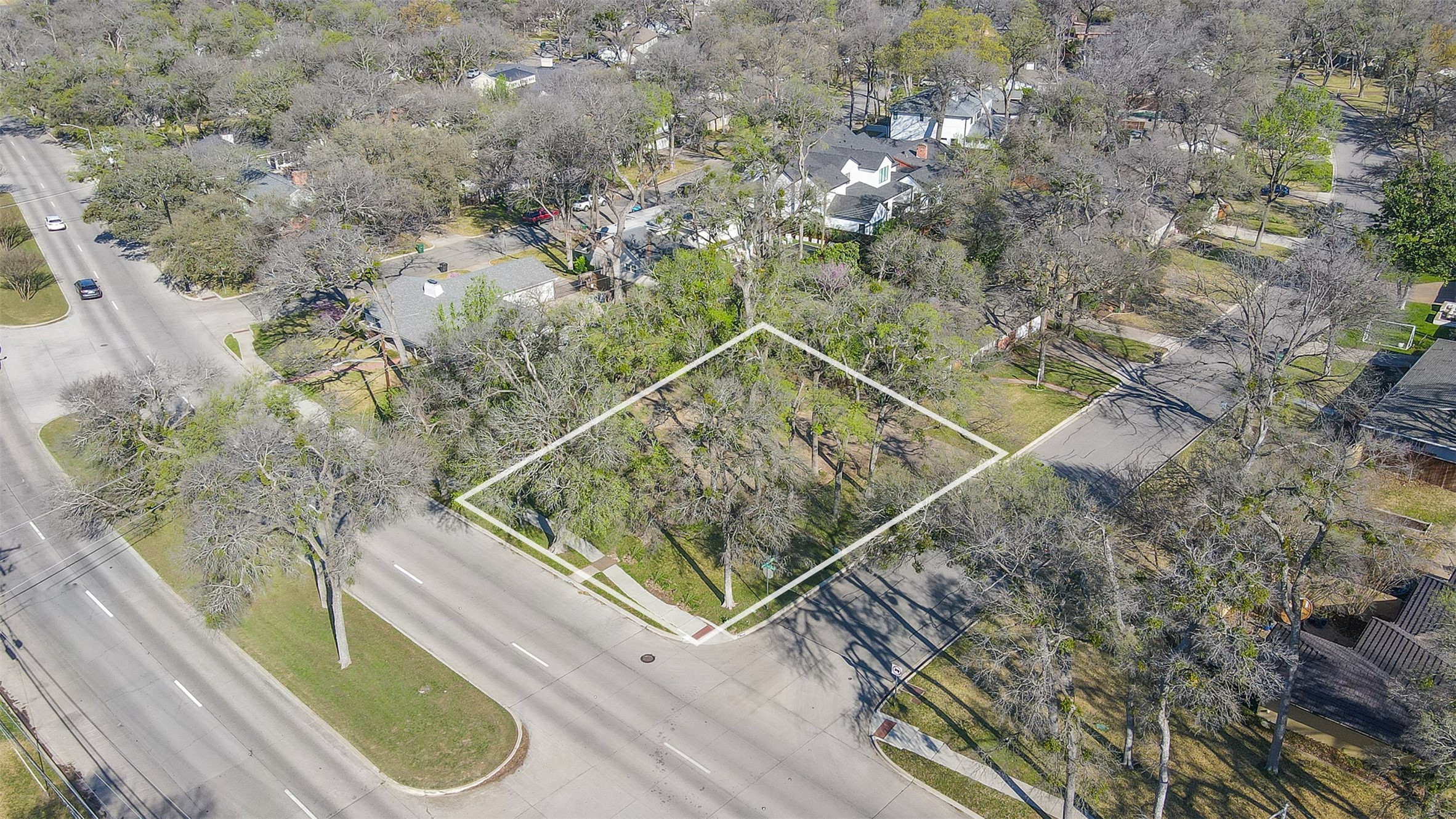 4000 Bellaire Drive