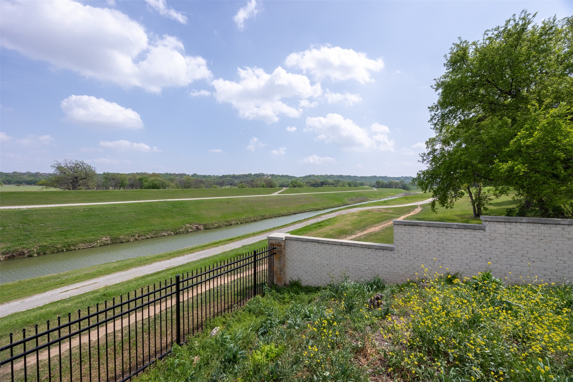 225 Clementine Court