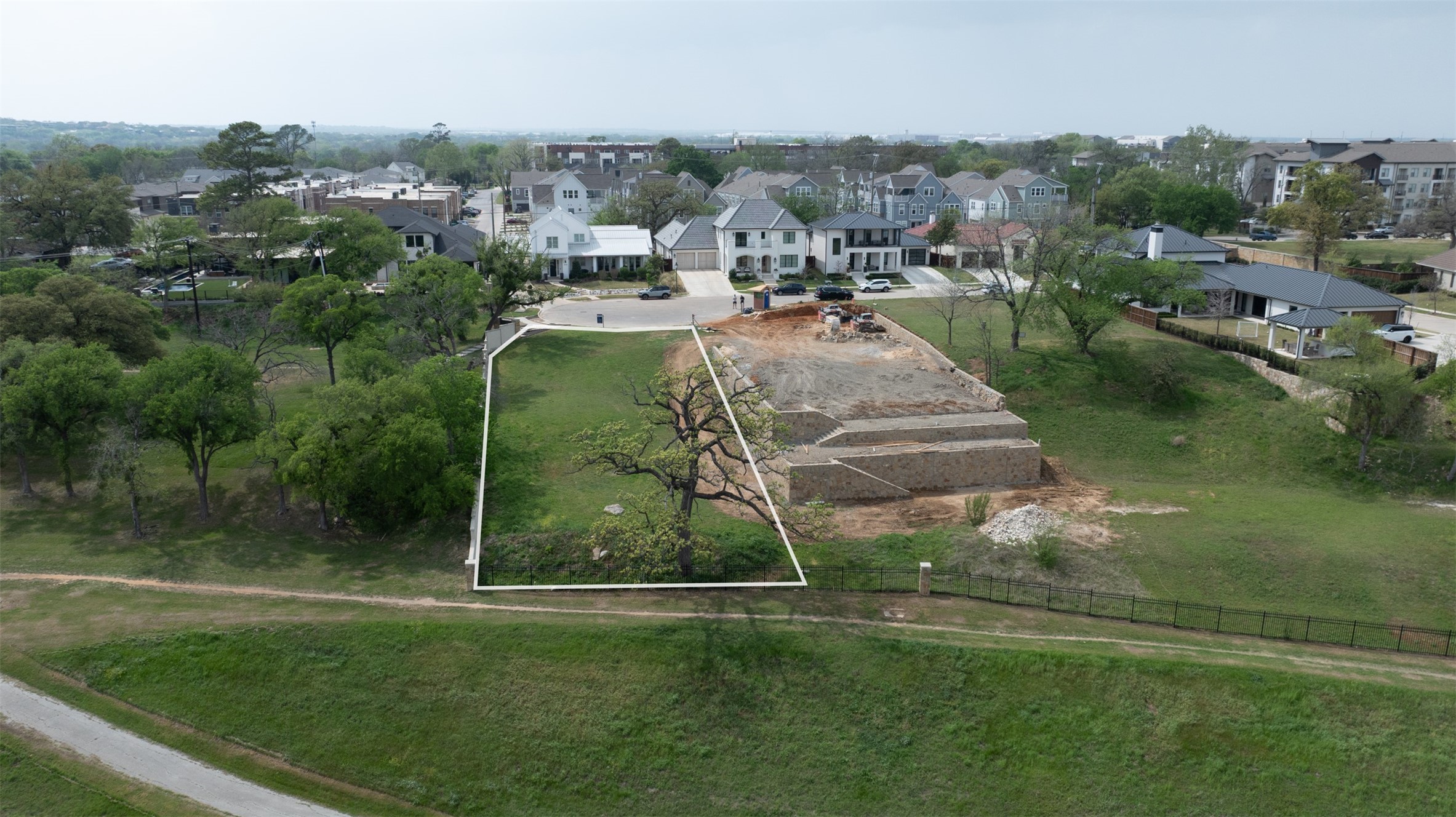 225 Clementine Court