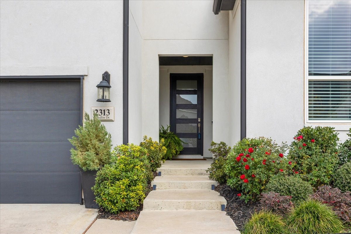 2313 Sandlin Drive