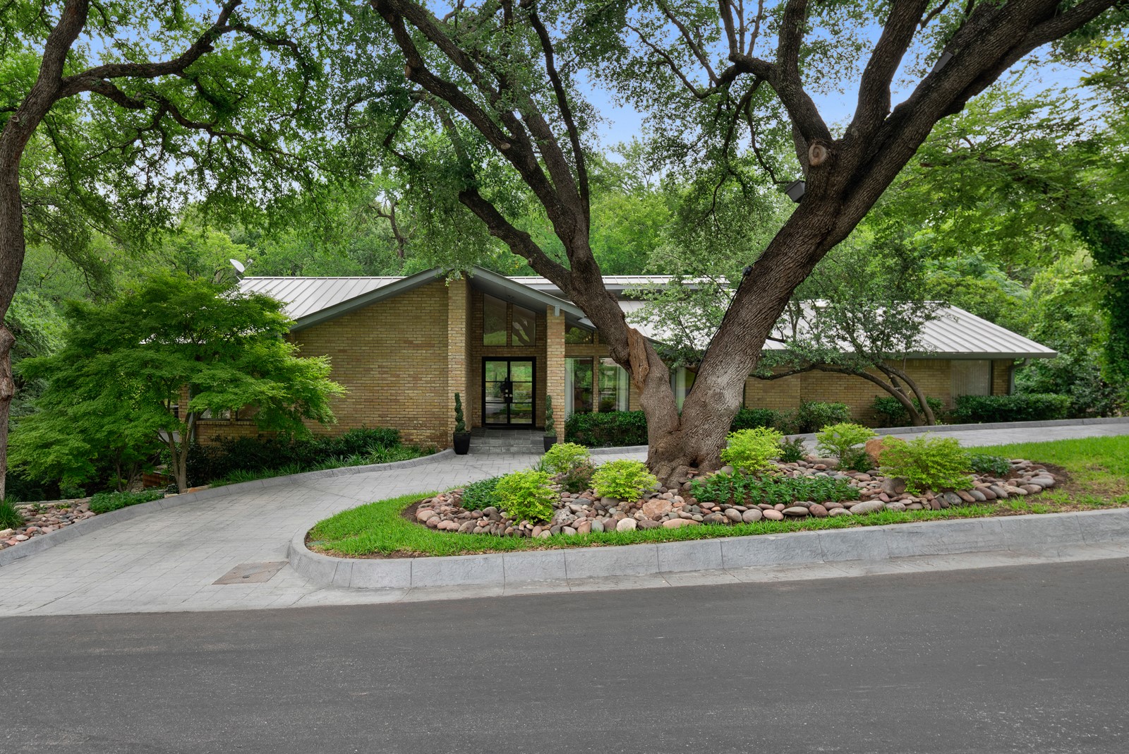 2005 Indian Creek Drive