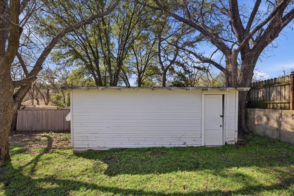 4715 White Oak Lane