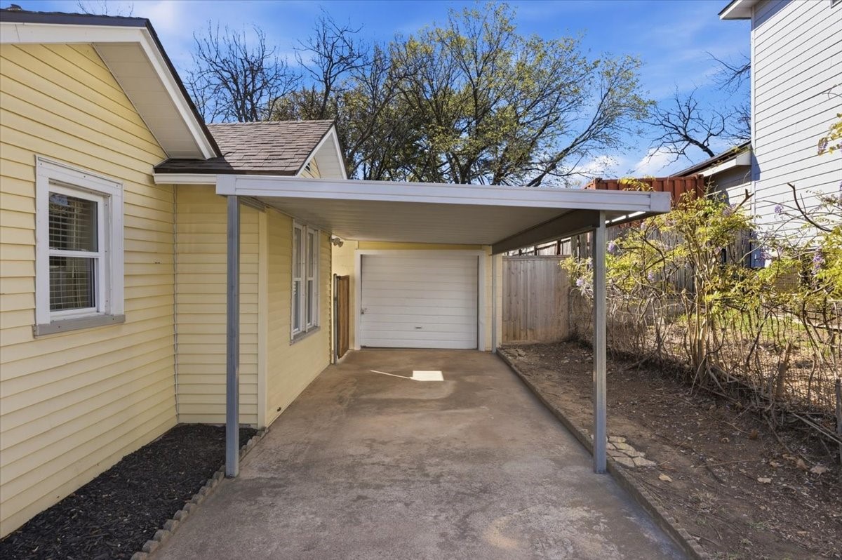 4715 White Oak Lane
