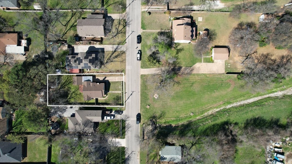 4715 White Oak Lane