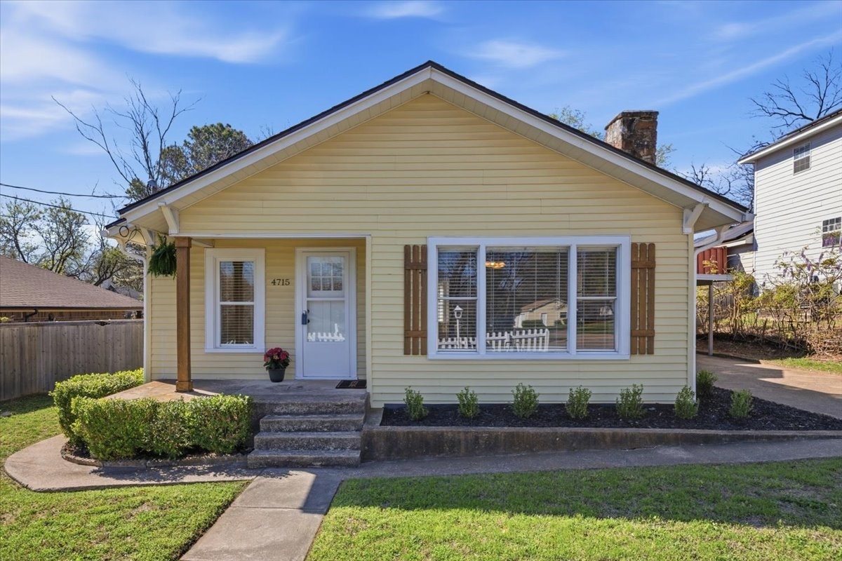 4715 White Oak Lane