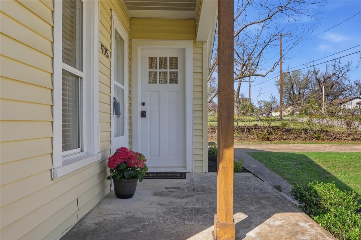4715 White Oak Lane