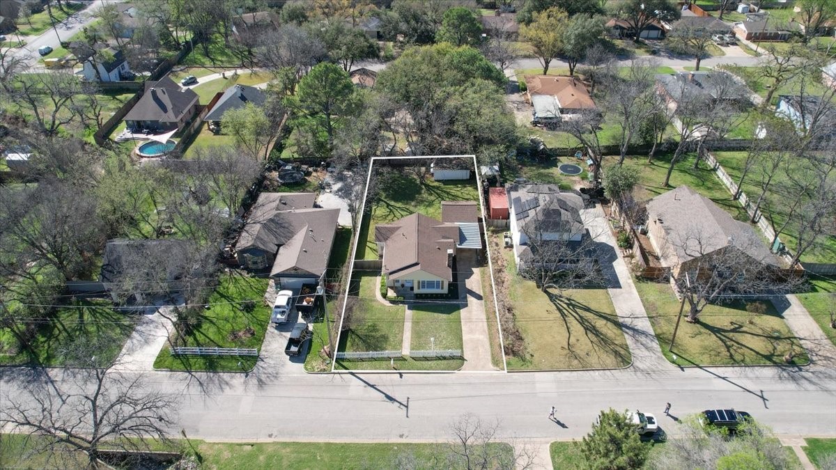 4715 White Oak Lane