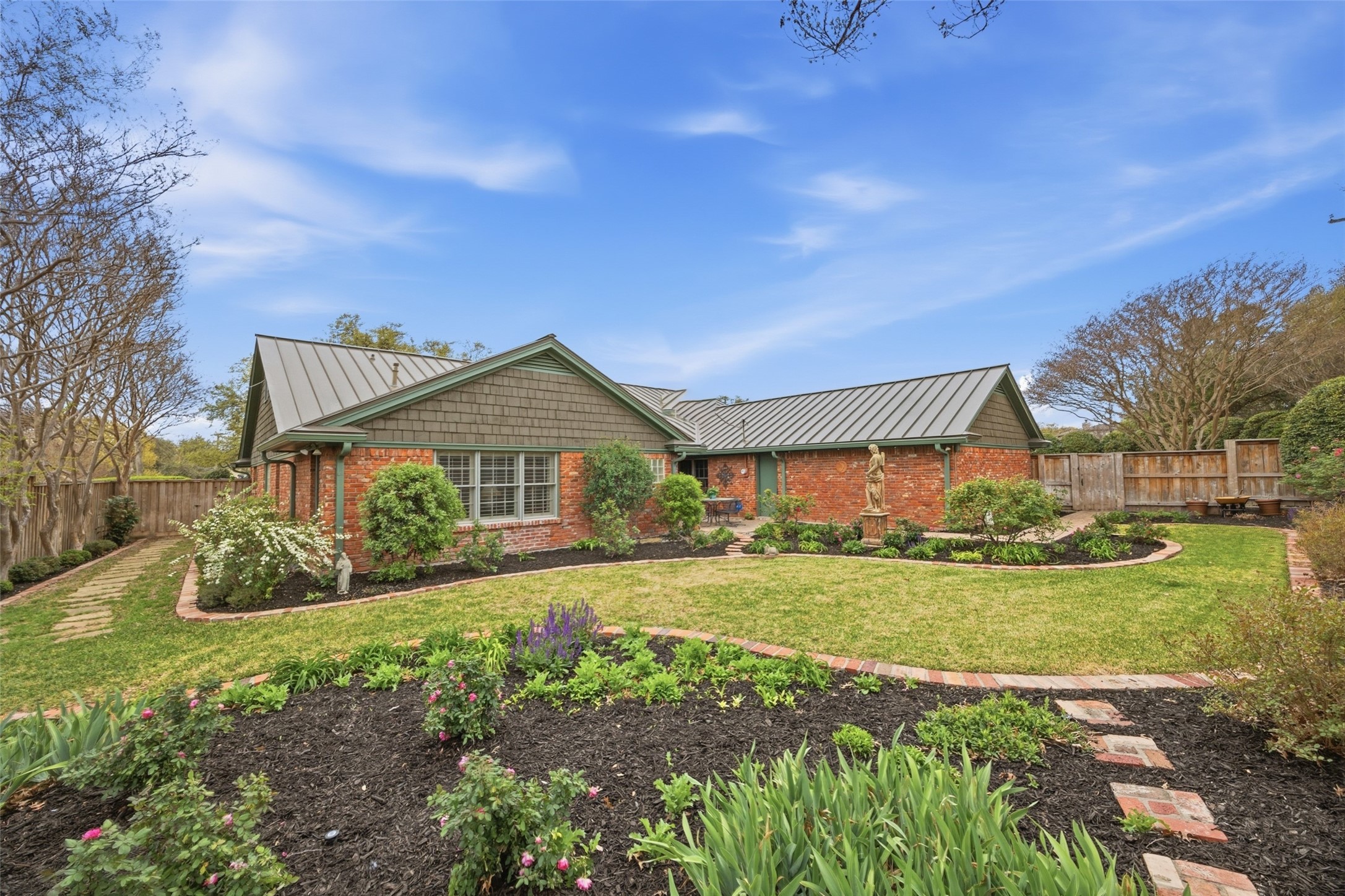 3908 Thistle Lane