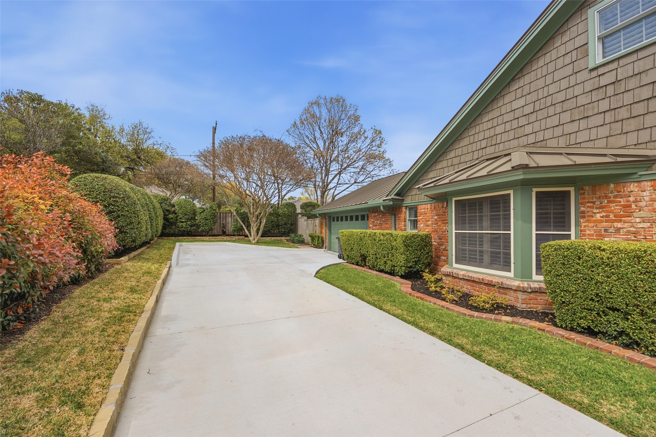 3908 Thistle Lane