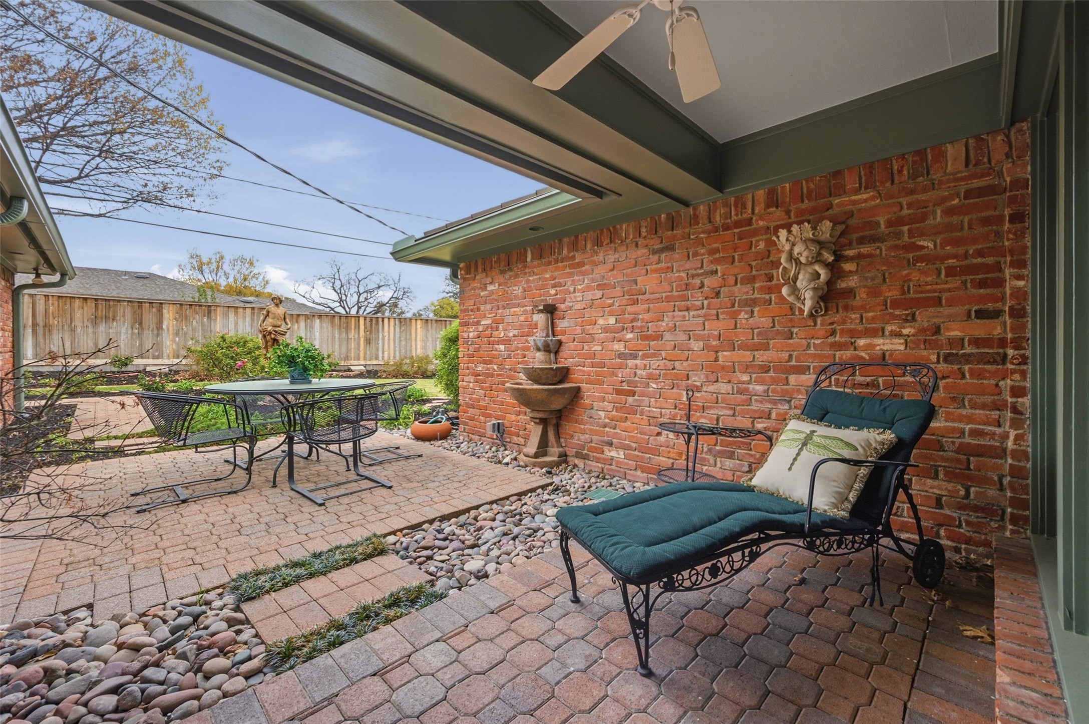 3908 Thistle Lane