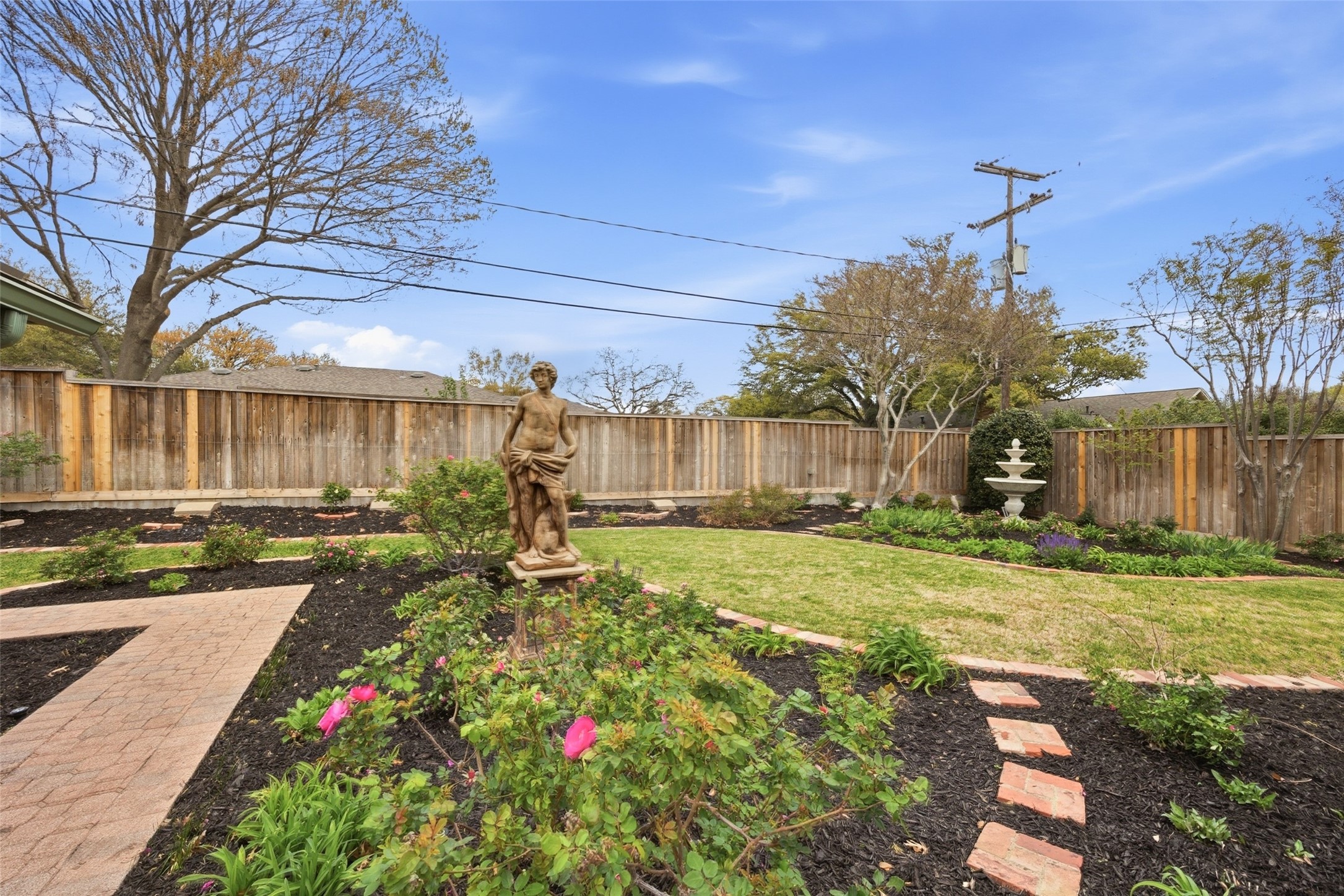 3908 Thistle Lane