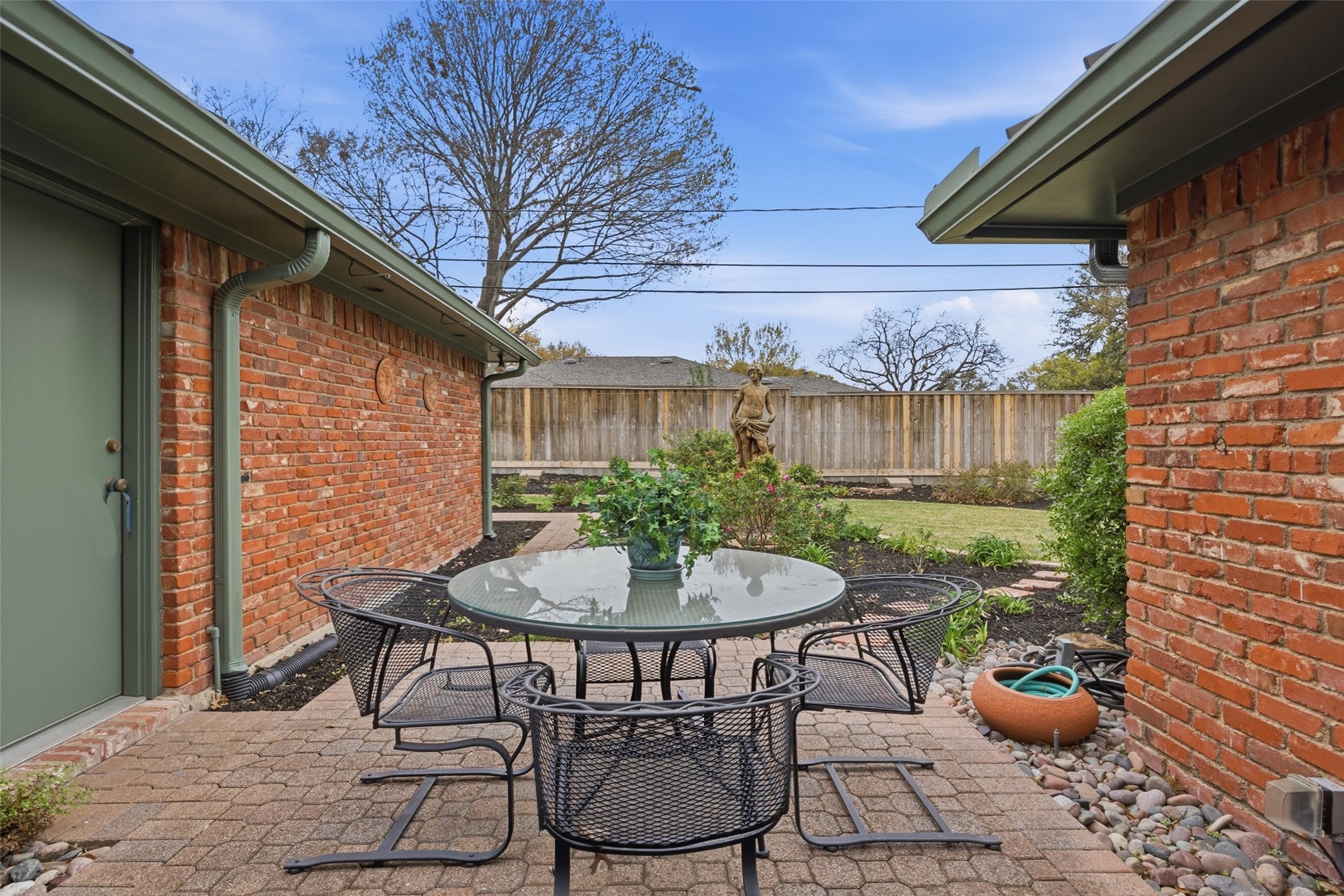 3908 Thistle Lane