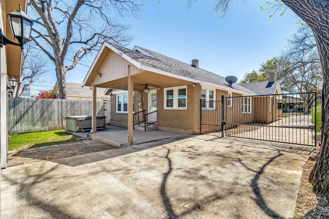 3728 Bunting Avenue