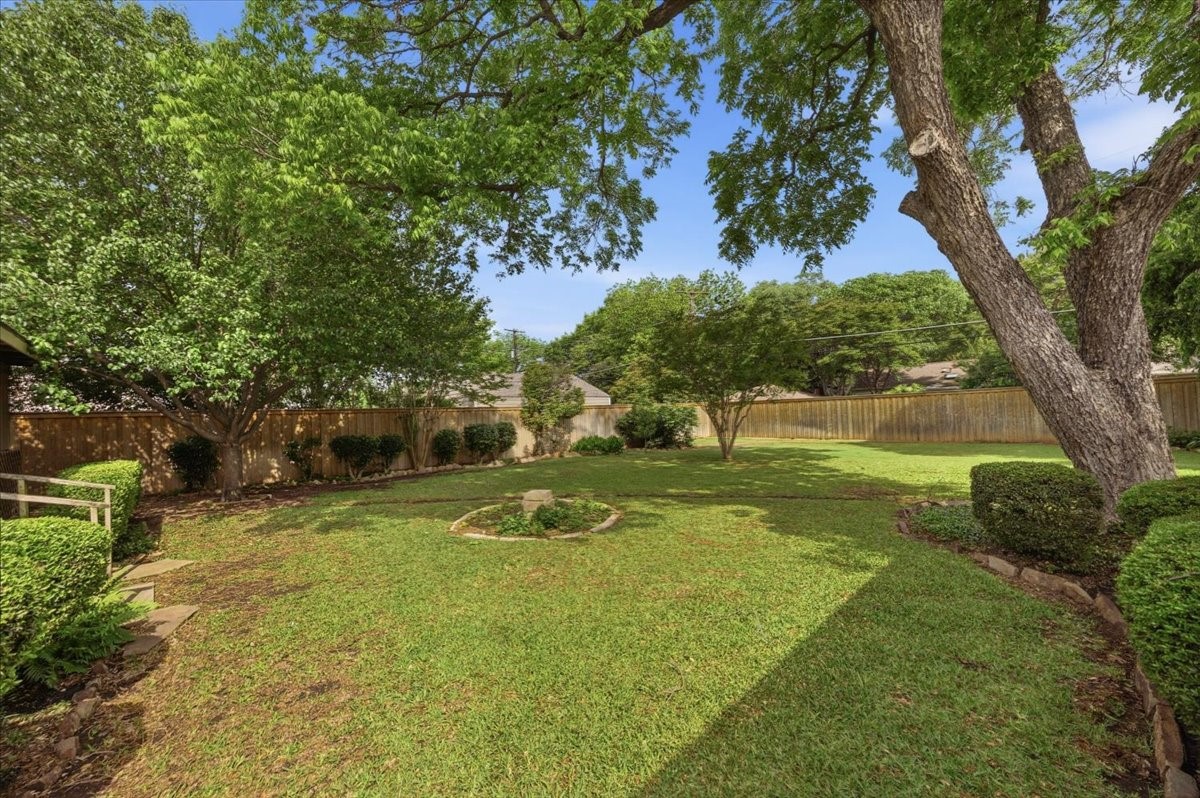 3724 Hilltop Road