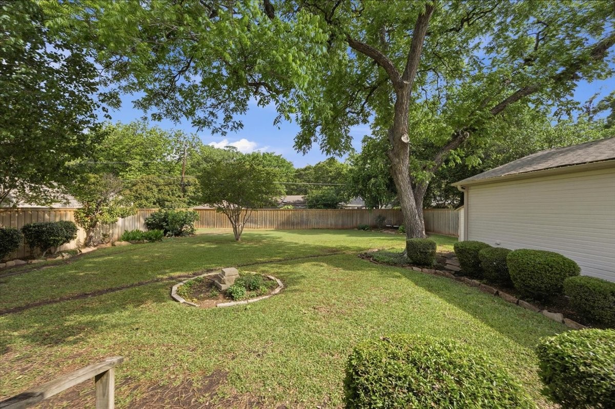 3724 Hilltop Road