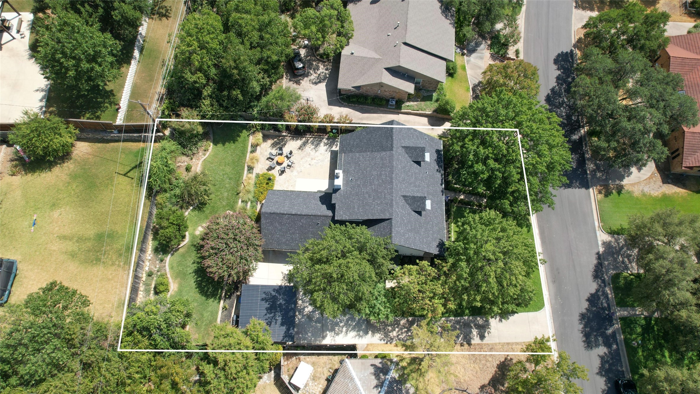 1609 Ems Road W