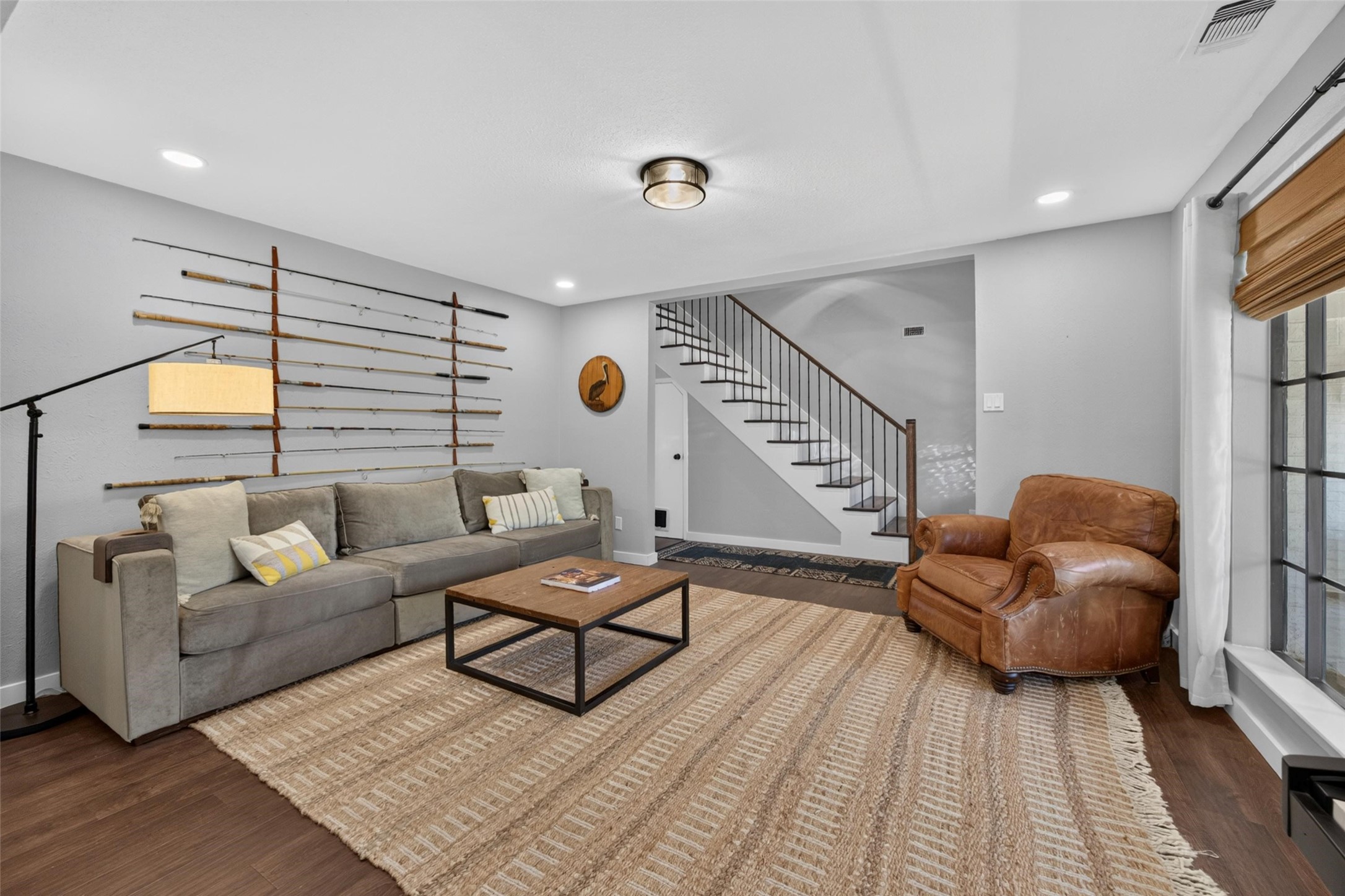 1609 Ems Road W