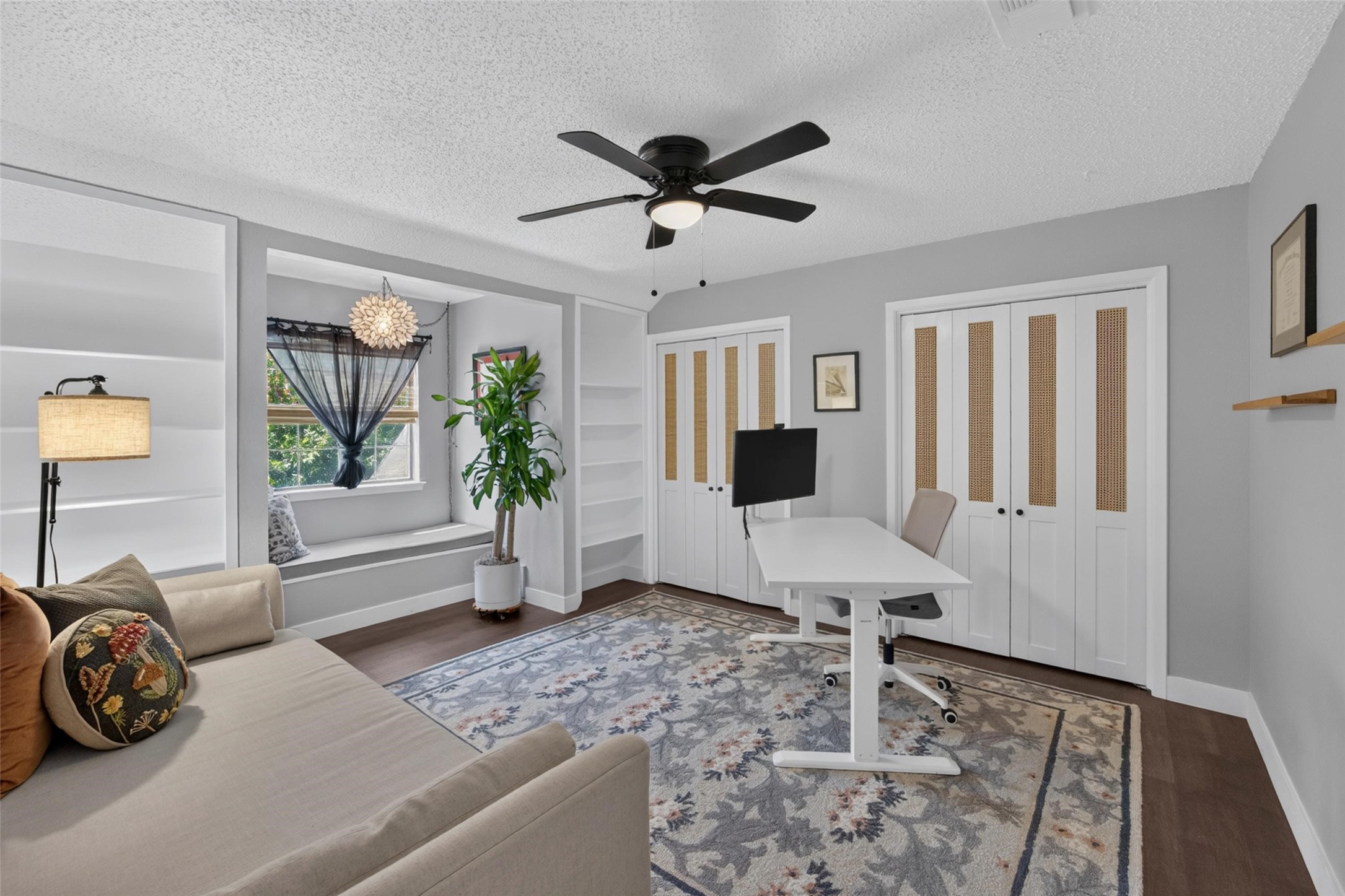 1609 Ems Road W