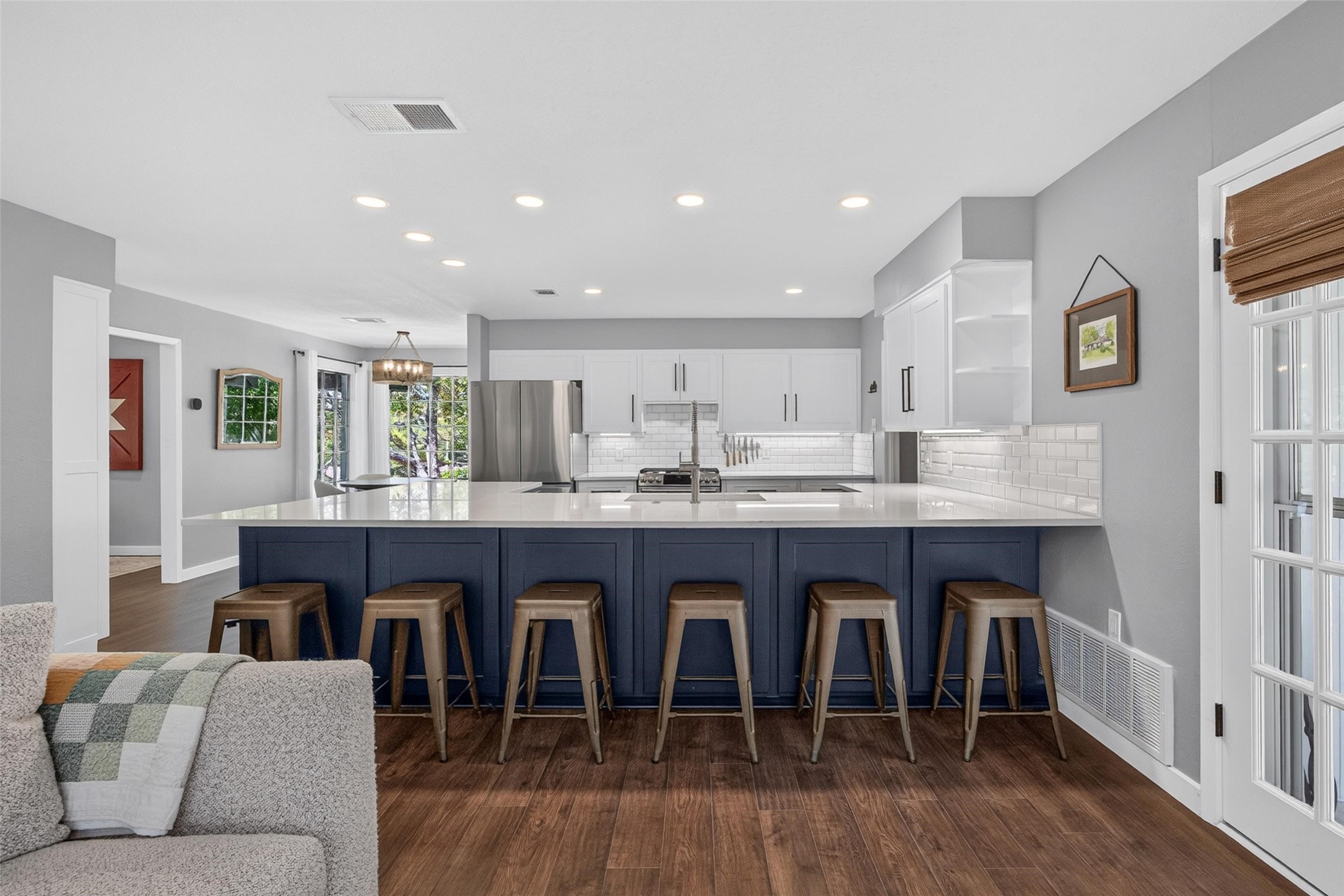 1609 Ems Road W