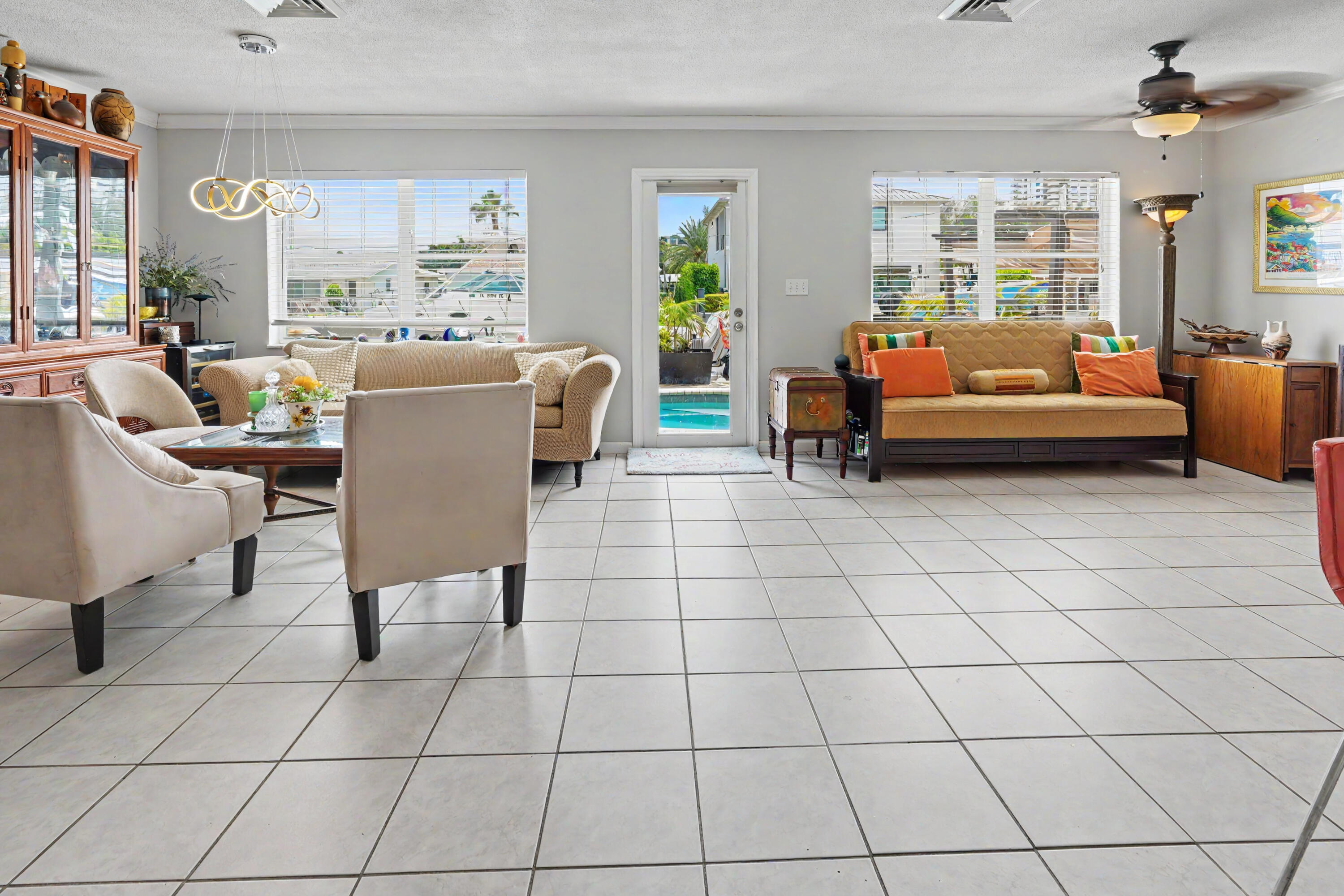 2712 SE 13TH Court