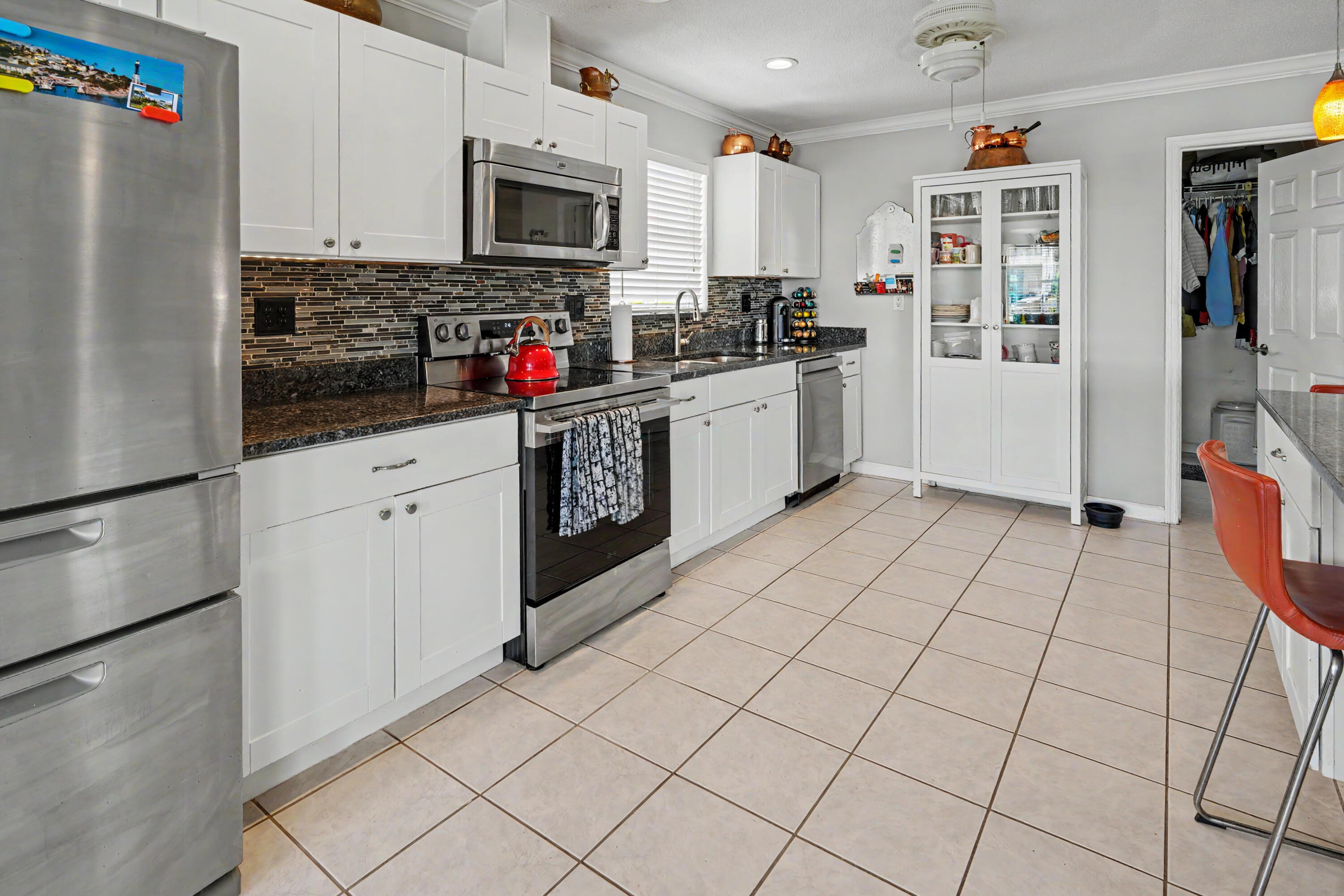 2712 SE 13TH Court