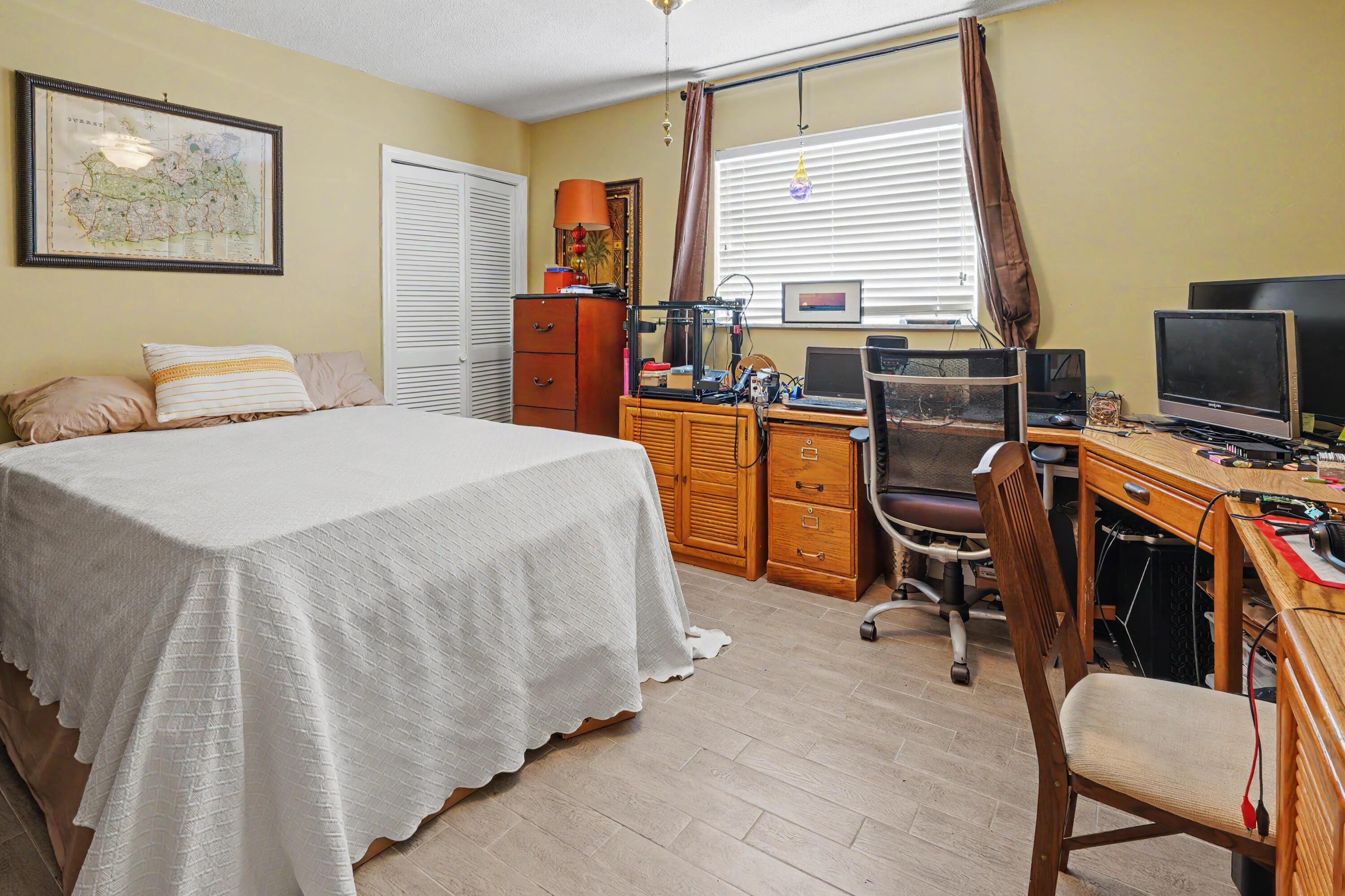 2712 SE 13TH Court