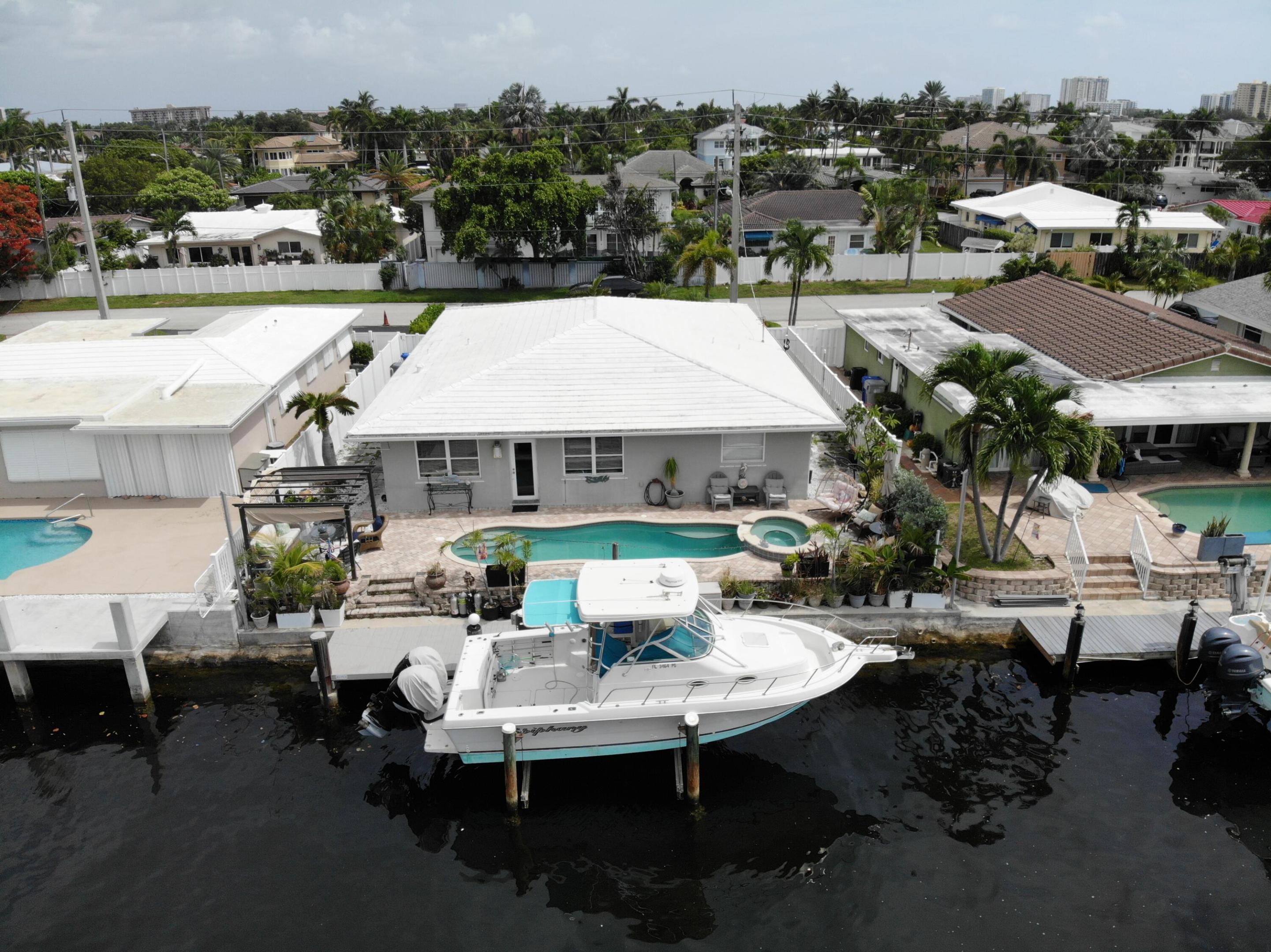 2712 SE 13TH Court