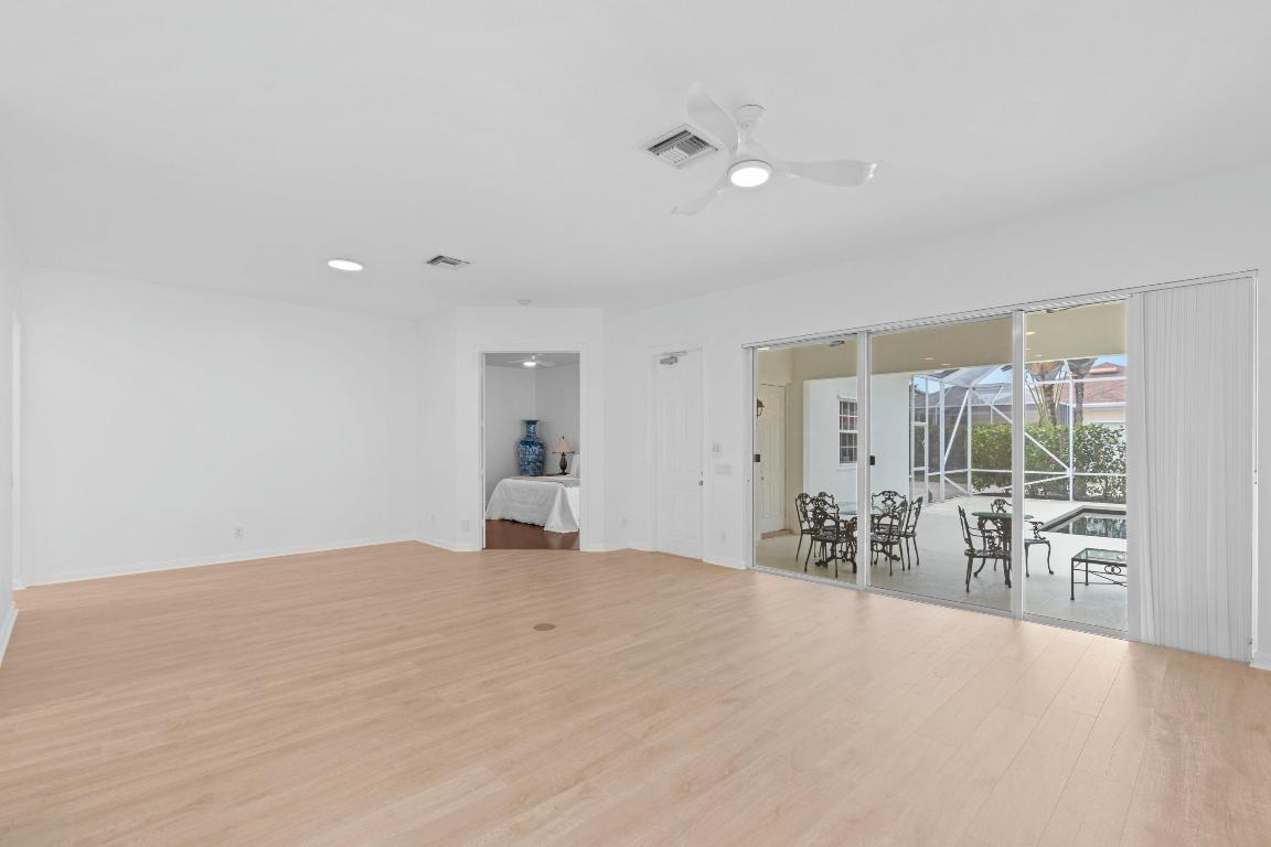 218 New Haven Boulevard