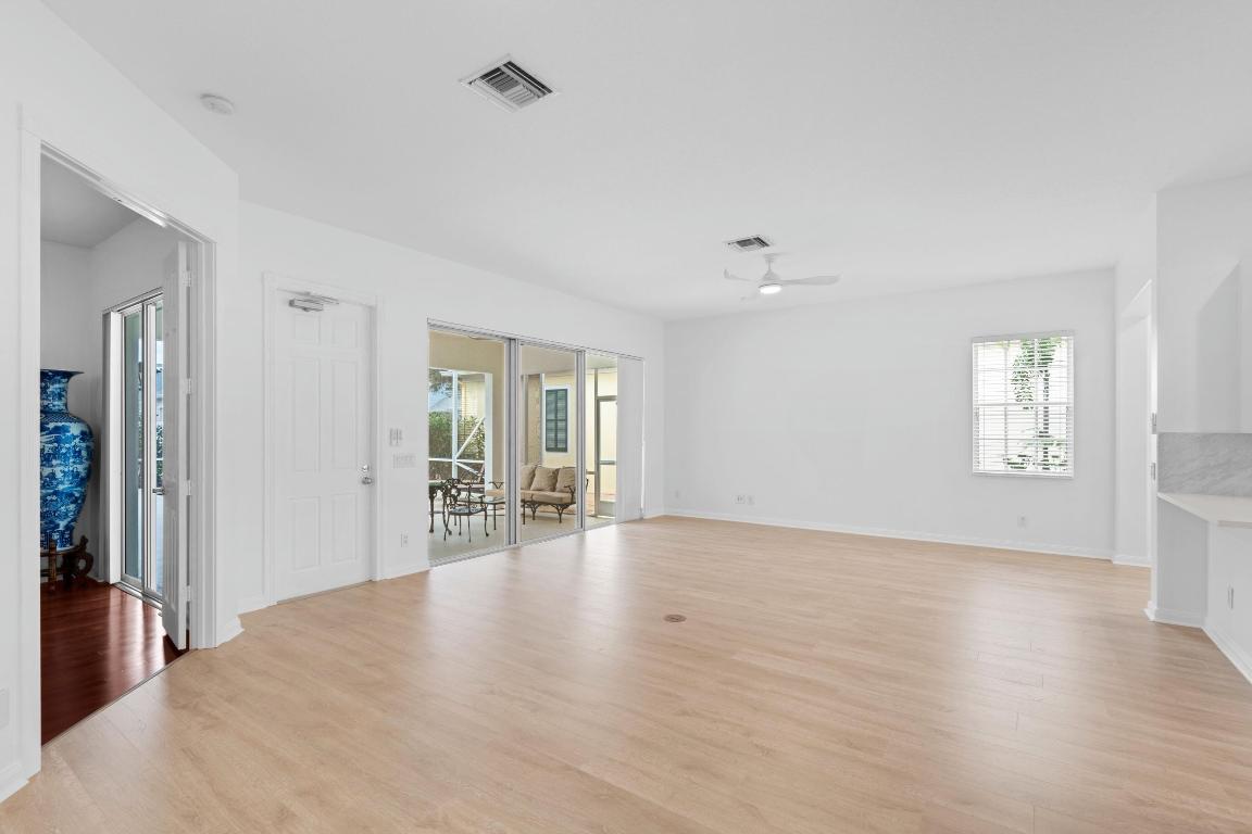 218 New Haven Boulevard