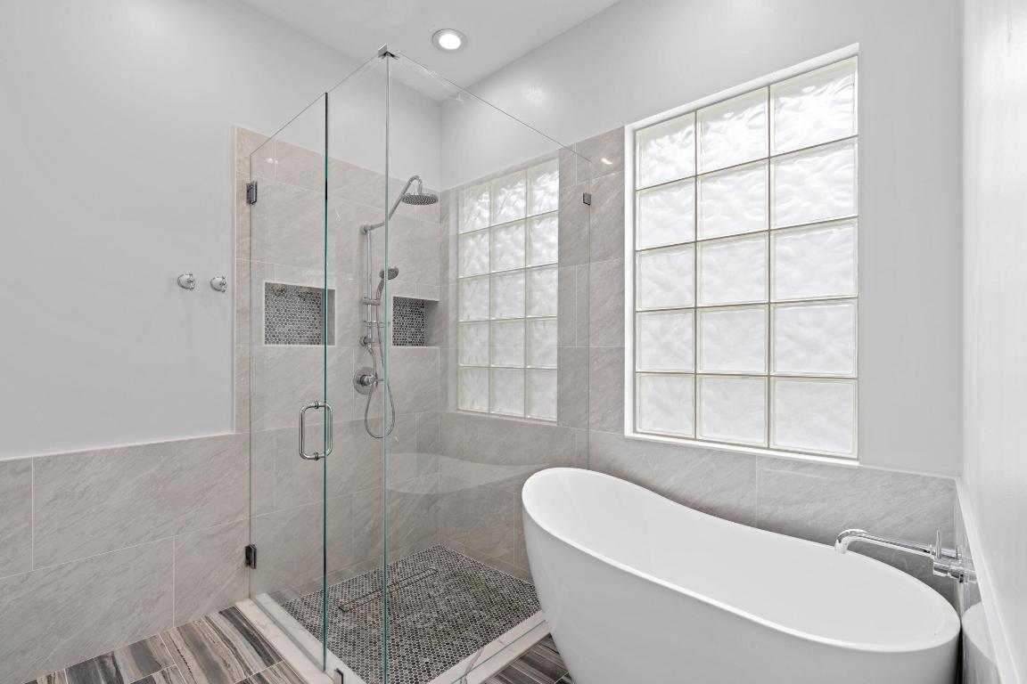 218 New Haven Boulevard