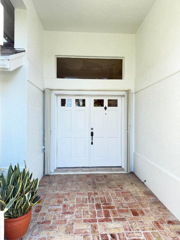 6051 Kendrick Street