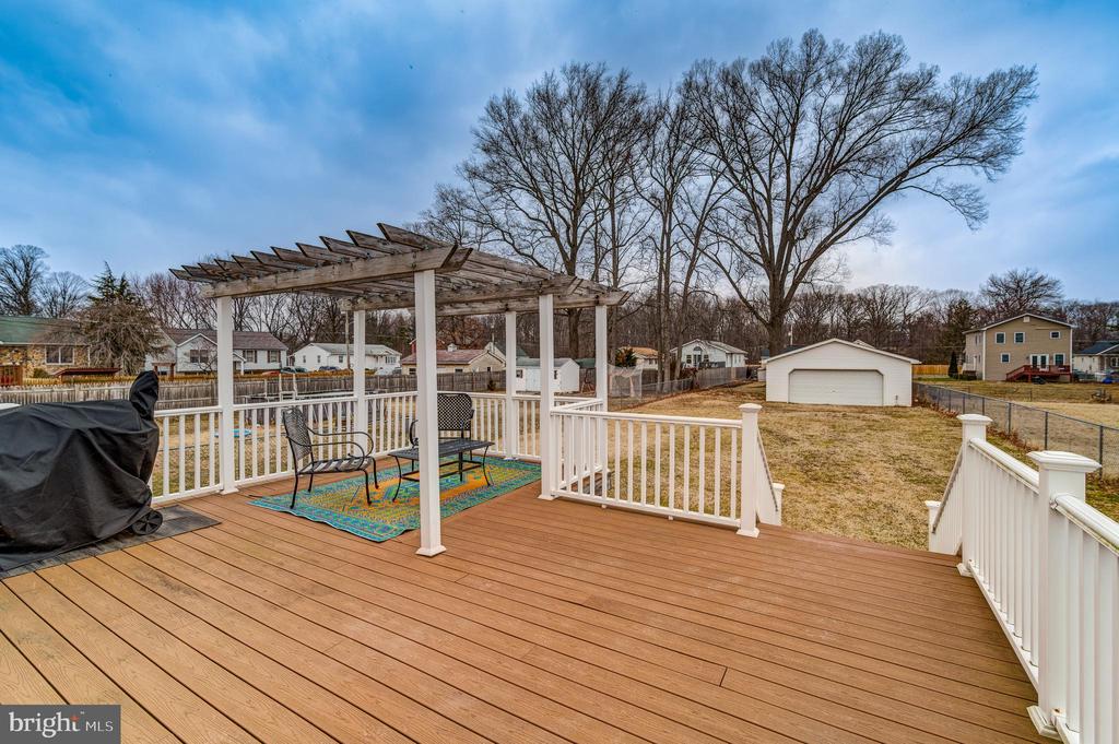 325 MAPLE AVENUE