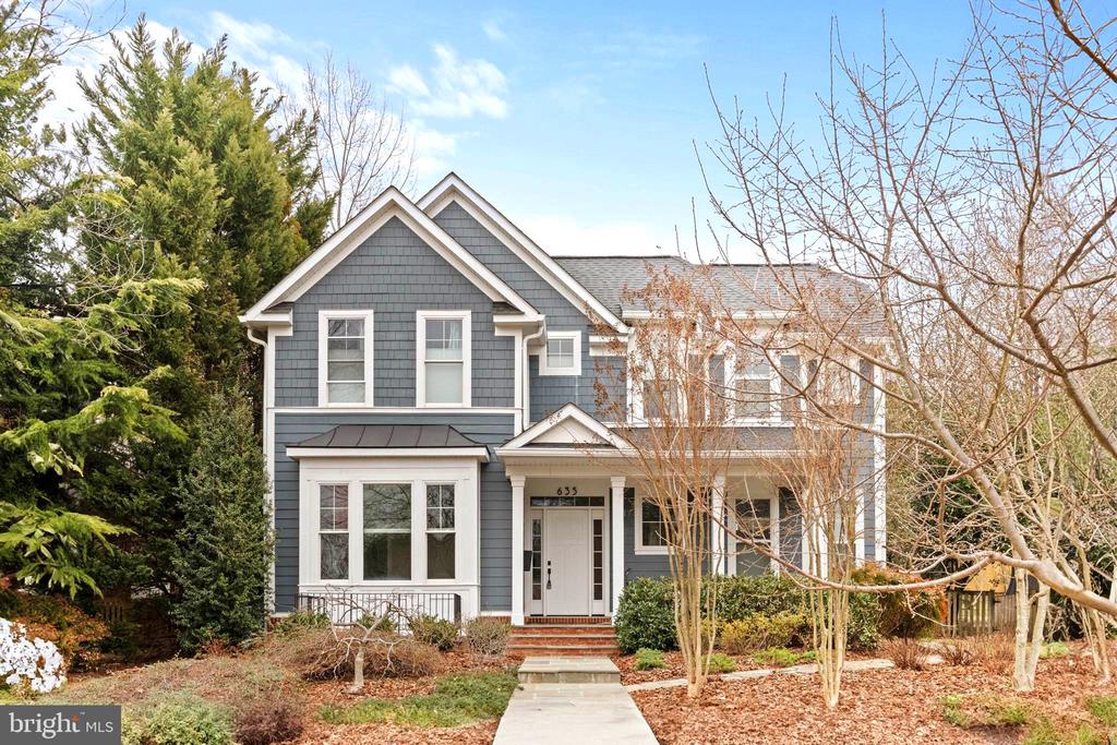 635 PUTNAM PLACE