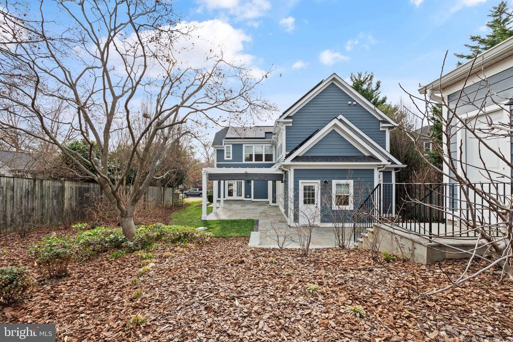 635 PUTNAM PLACE