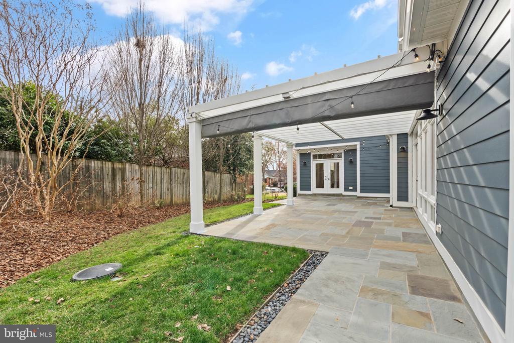 635 PUTNAM PLACE