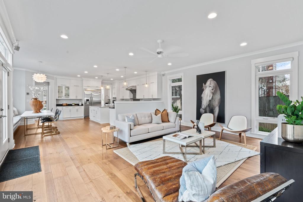 635 PUTNAM PLACE
