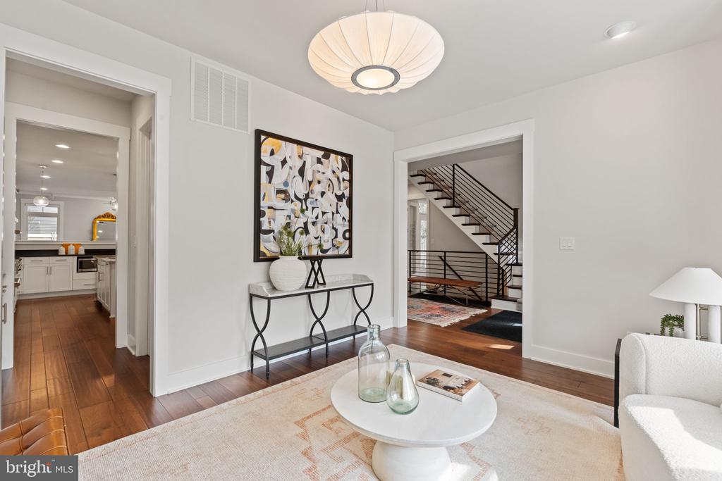 635 PUTNAM PLACE